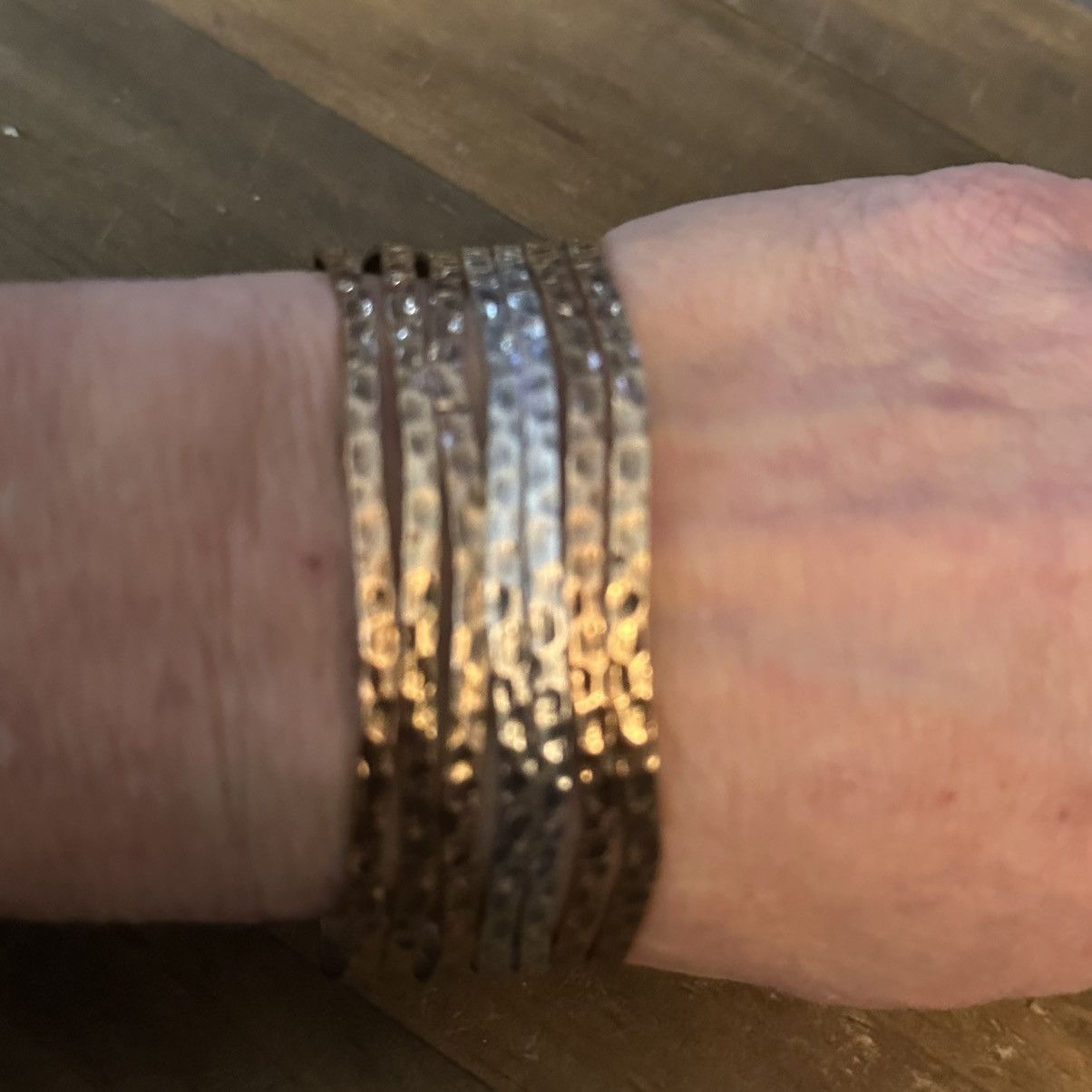 Other Gold and silver tone wavy hammered bangle bracelets Size ONE SIZE - 3 Thumbnail