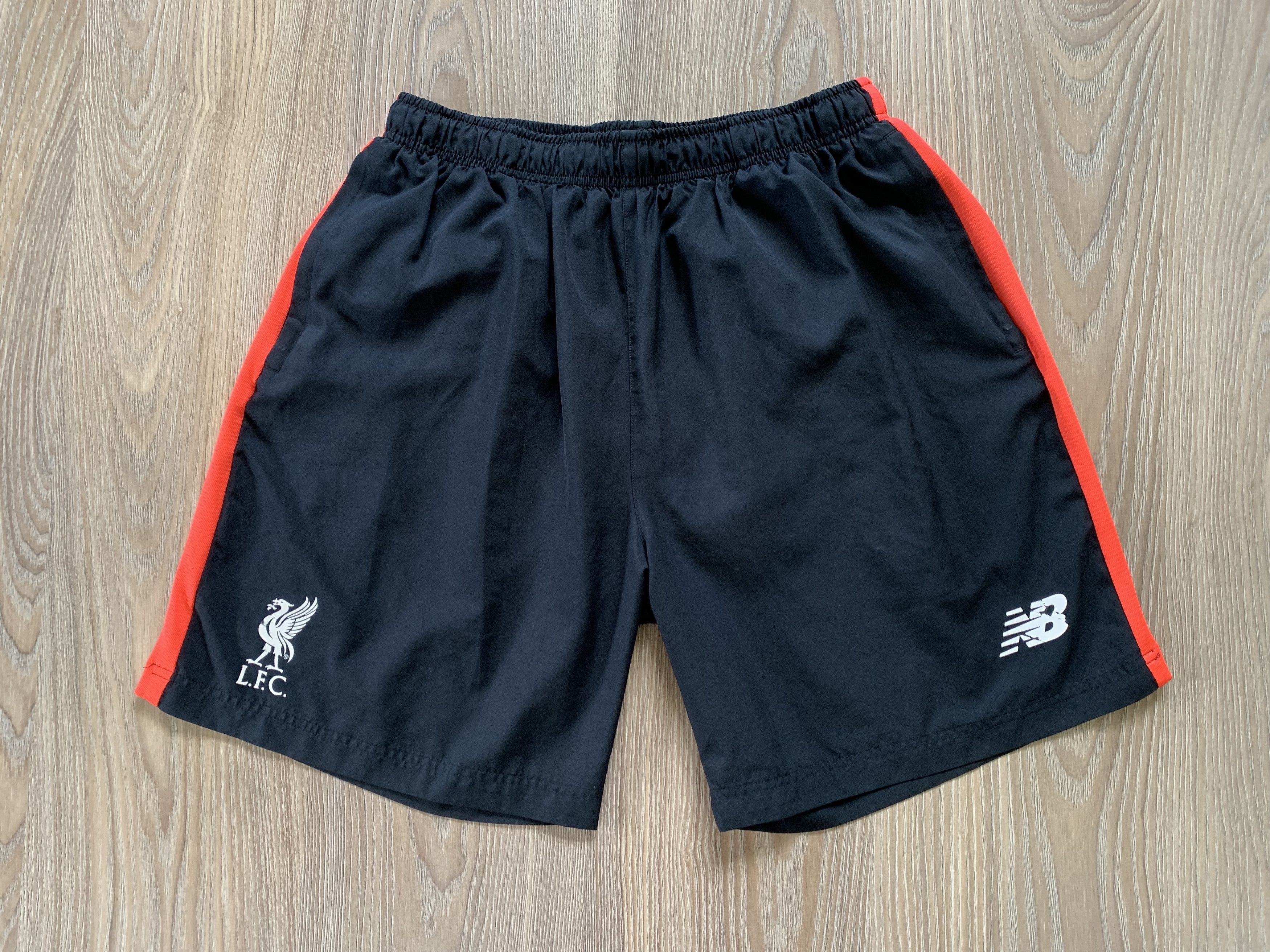 New Balance Liverpool New Balance Black Shorts Size US 40 / EU 56 - 2 Thumbnail