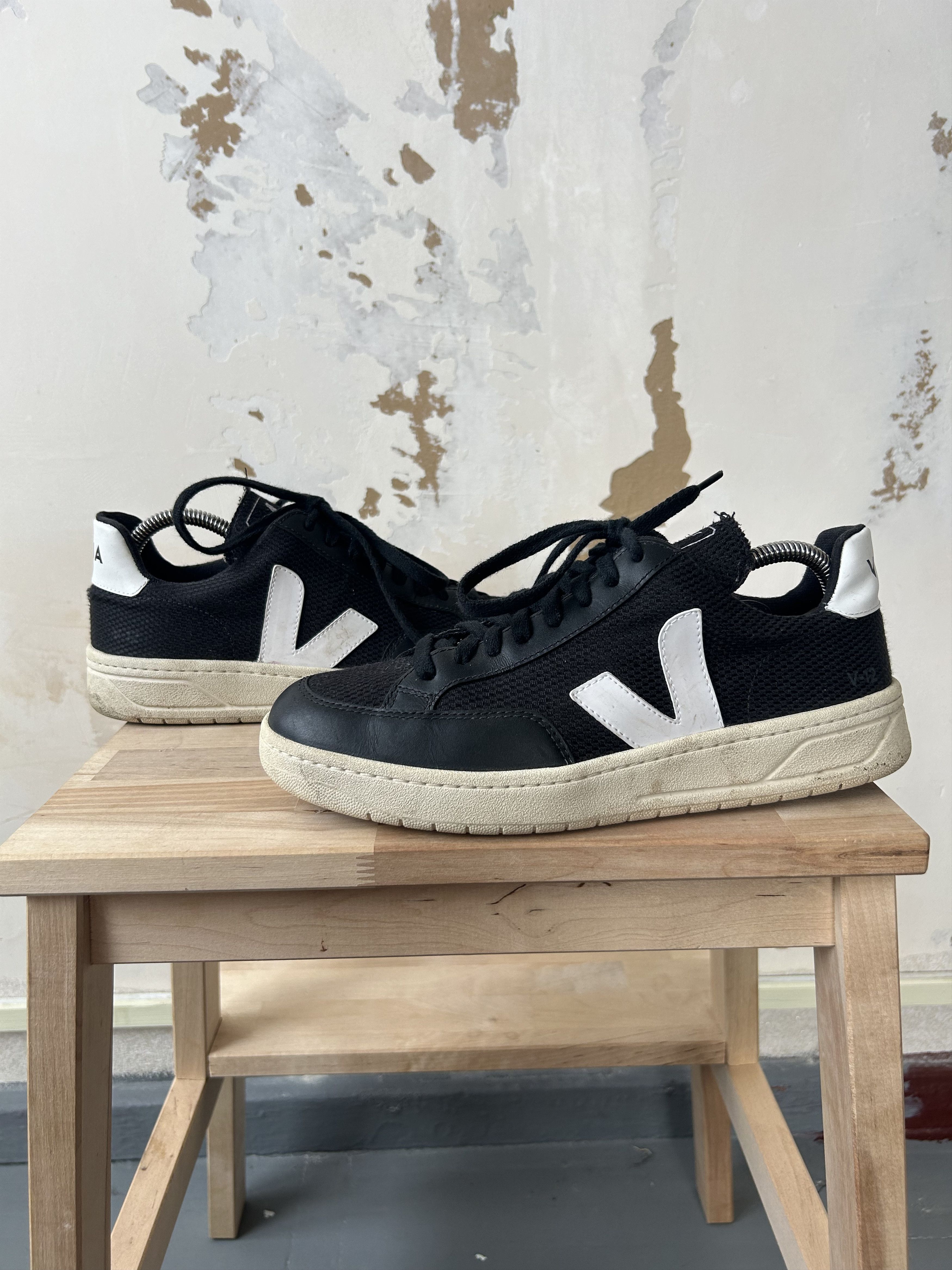 Veja VEJA Leather Sneakers US 8 Size US 8 / EU 41 - 1 Thumbnail