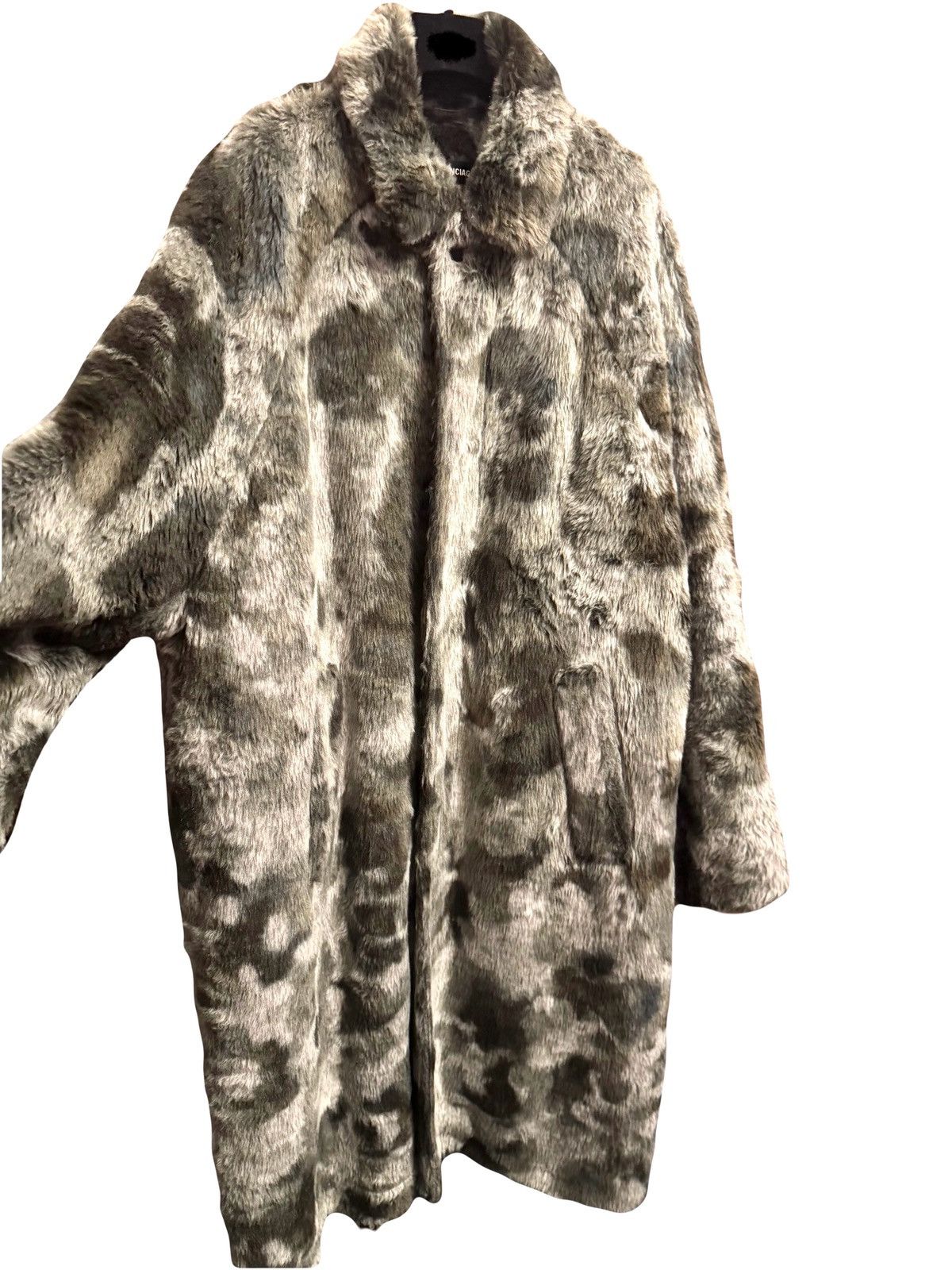 Balenciaga balenciaga faux fur printed runway coat men 46 oversized Size US S / EU 44-46 / 1 - 9 Thumbnail