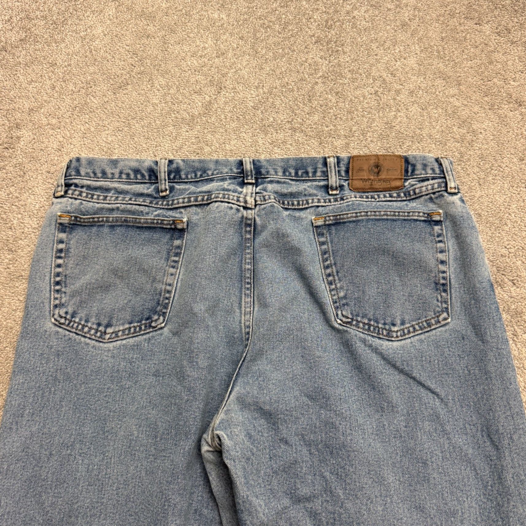 Wrangler Wrangler Jeans Mens 44x30 Blue Relaxed Fit Straight Leg Denim Cotton Medium Wash Size US 43 - 4 Thumbnail