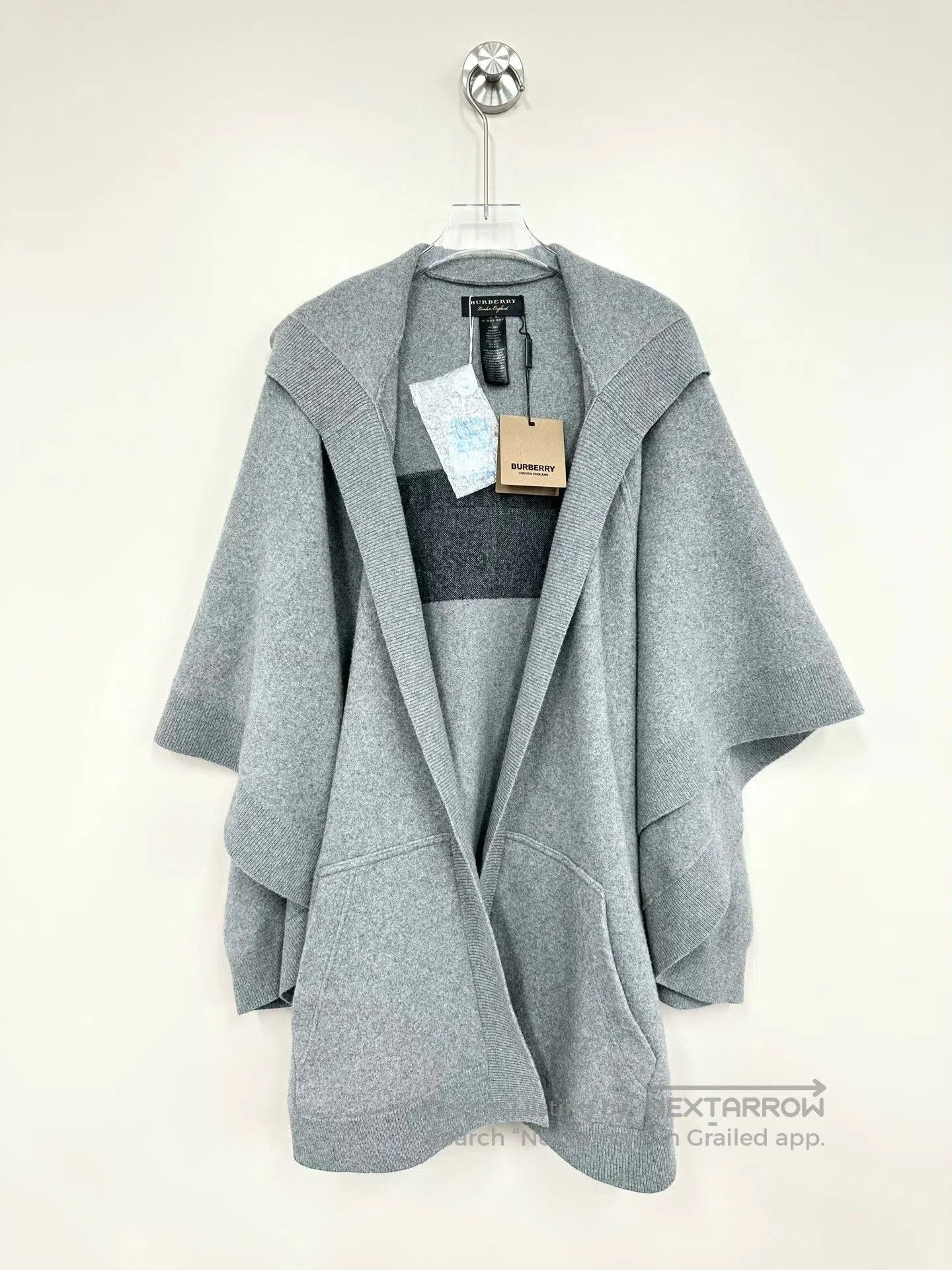 Burberry Burberry Gray Back Logo Hooded Cape. Size M / US 6-8 / IT 42-44 - 1 Thumbnail