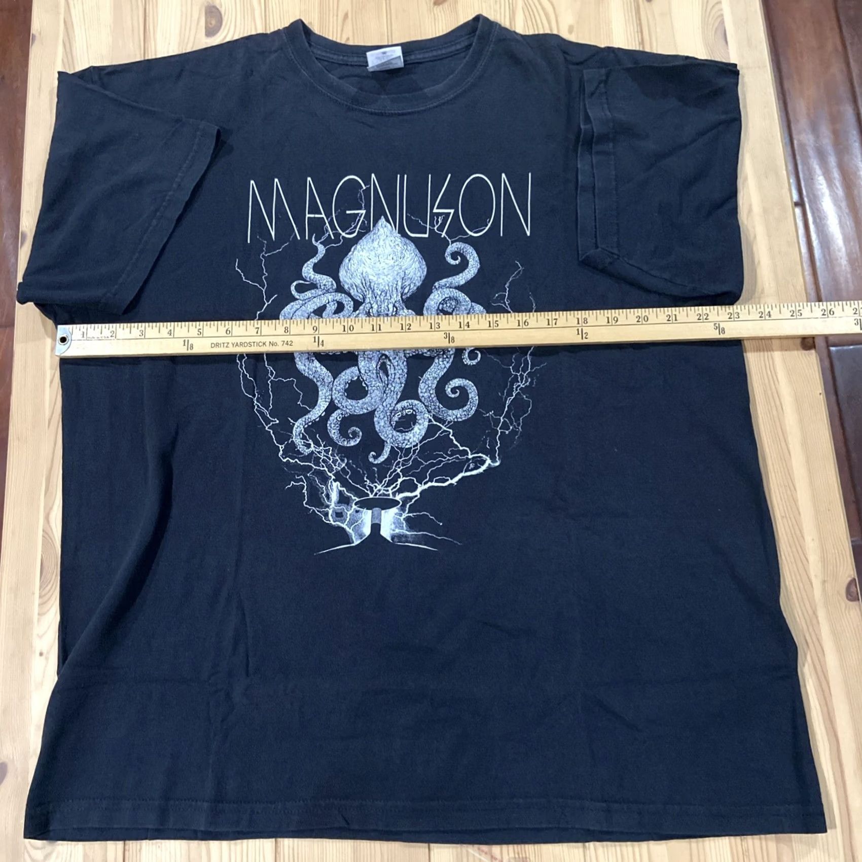 Anvil VINTAGE Magnuson Teslapus Indie progressive metal rock shirt XL Anvil red Bar Men T-Shirt XL Black Band Gothic Metal Rock Mens Size US XL / EU 56 / 4 - 6 Thumbnail