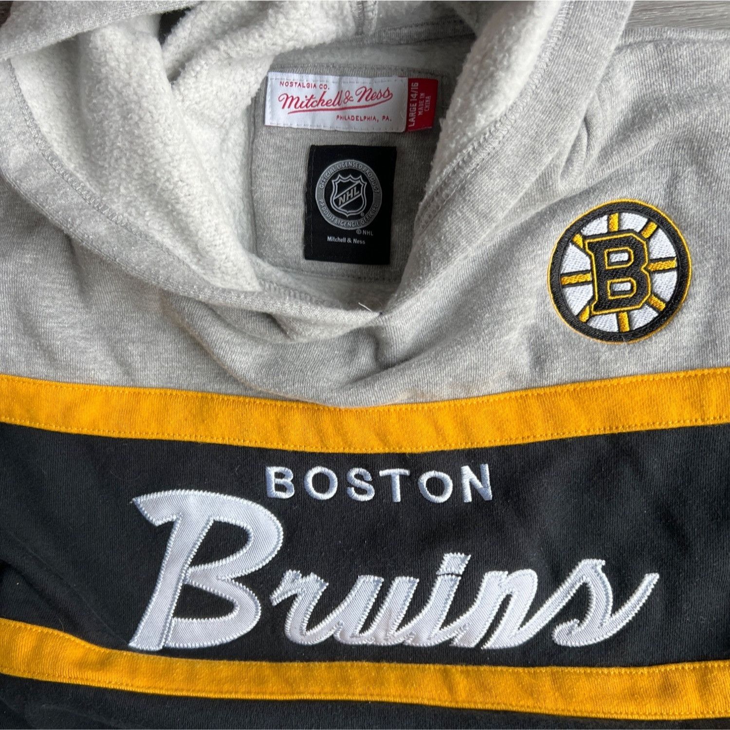 Mitchell & Ness Men's Boston Bruins NHL Mitchell & Ness Head Coach Pullover Size US L / EU 52-54 / 3 - 4 Thumbnail