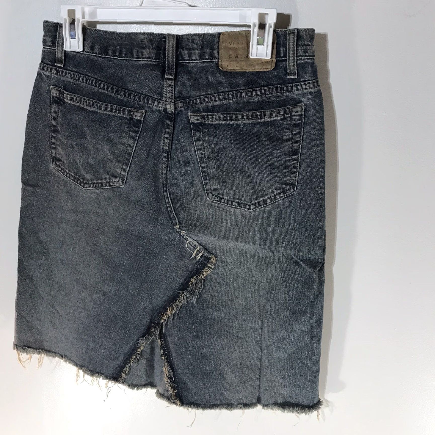 American Eagle Outfitters American Eagle Denim Skirt Womens Size 6 Midi Casual Travel Workwear Blue Cotton Zipper Pockets 90s Size 28" / US 6 / IT 42 - 2 Thumbnail