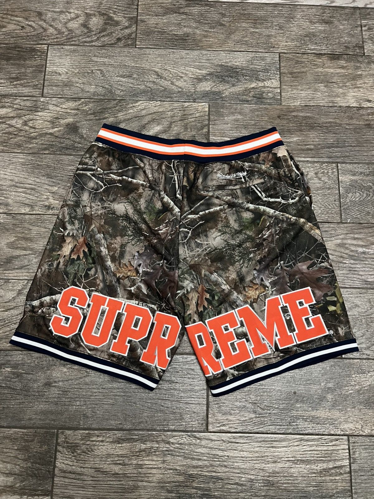Supreme Mitchell & Ness NCAA Basketball Shorts (Size Small)