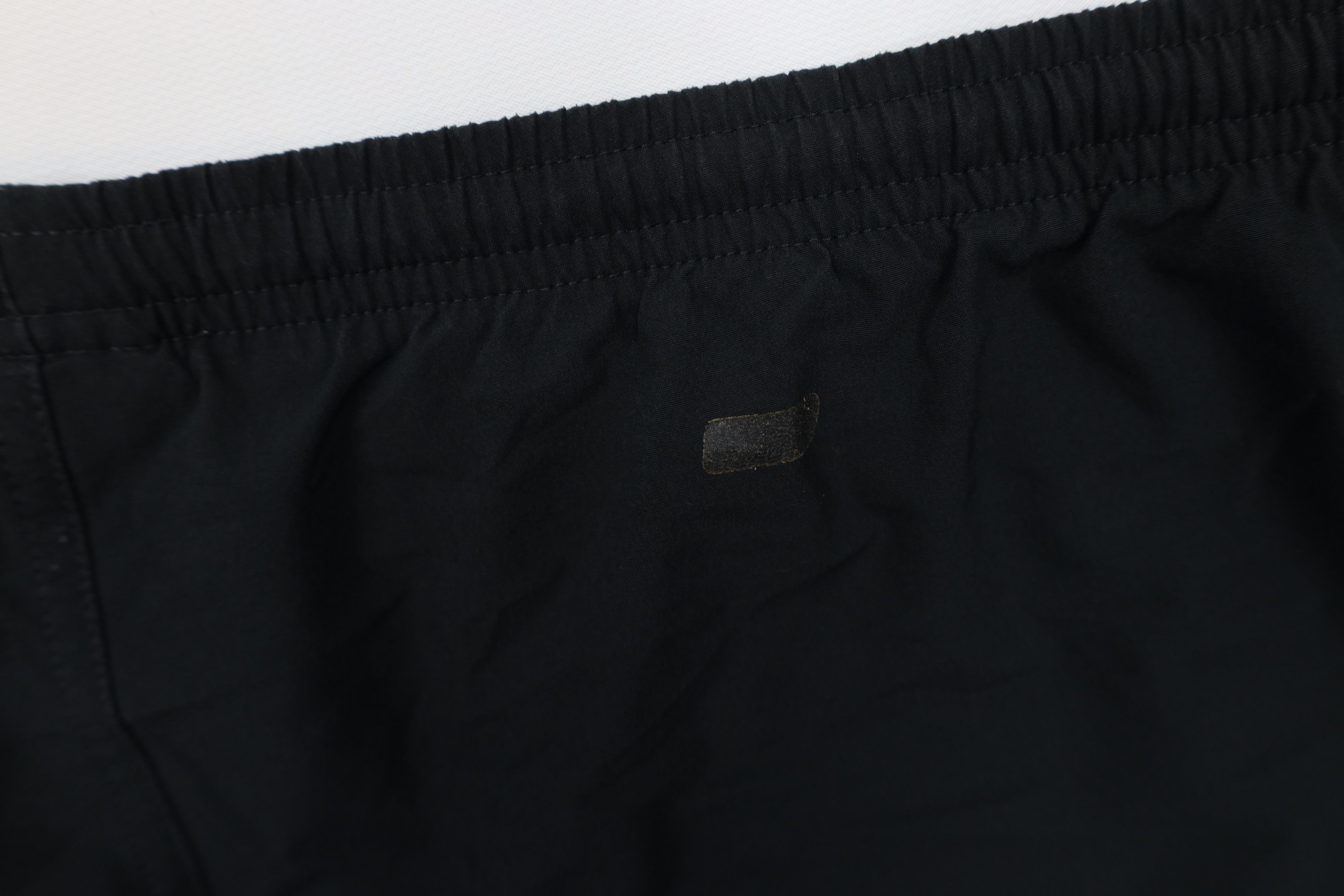 Nike Vintage Nike Scott Mini Swoosh Stretch Gym Training Shorts Size US 34 / EU 50 - 13 Thumbnail
