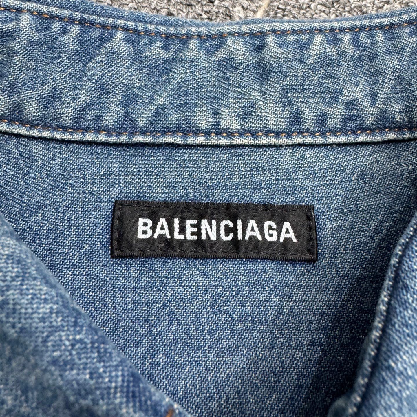 Balenciaga Balenciaga Embroidered Letter Denim Shirt 39 Size US M / EU 48-50 / 2 - 2 Thumbnail