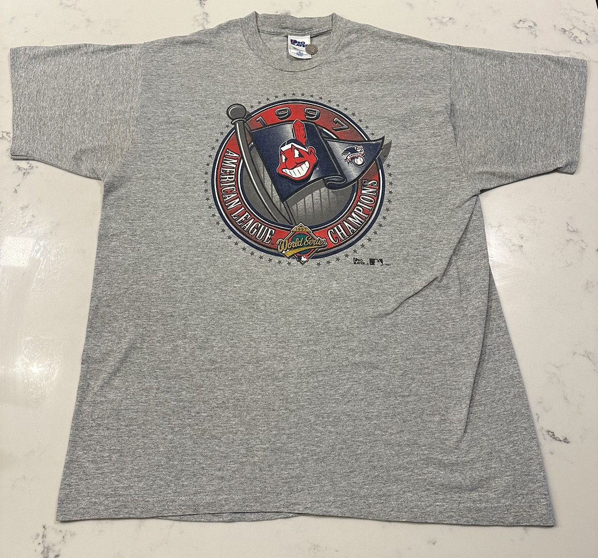Pro Player × Vintage Vintage 1997 90s Cleveland Indians T-Shirt Size XL MLB Gray Size US XL / EU 56 / 4 - 1 Thumbnail
