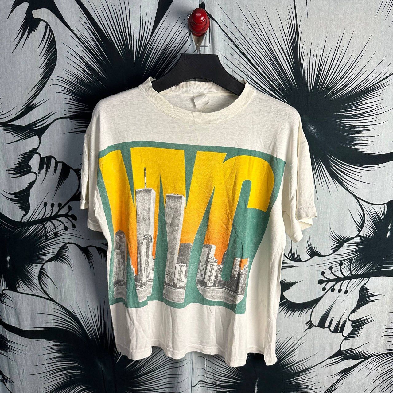Vintage Vintage New York City Faded Distressed Boxy Fit T-Shirt Size US L / EU 52-54 / 3 - 1 Thumbnail