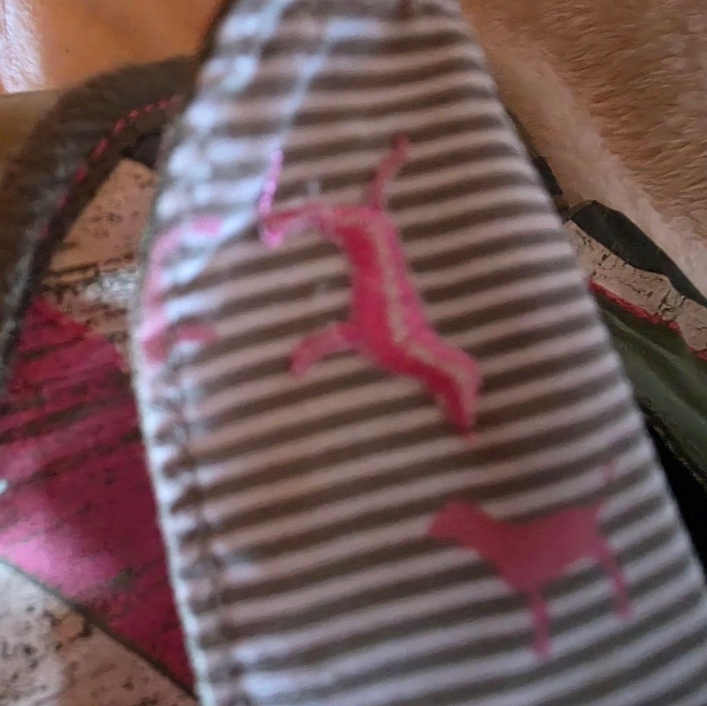 Victoria's Secret ☆RARE☆ PINK Olive Green and Pink Graphic Weekend Duffel Size ONE SIZE - 11 Thumbnail