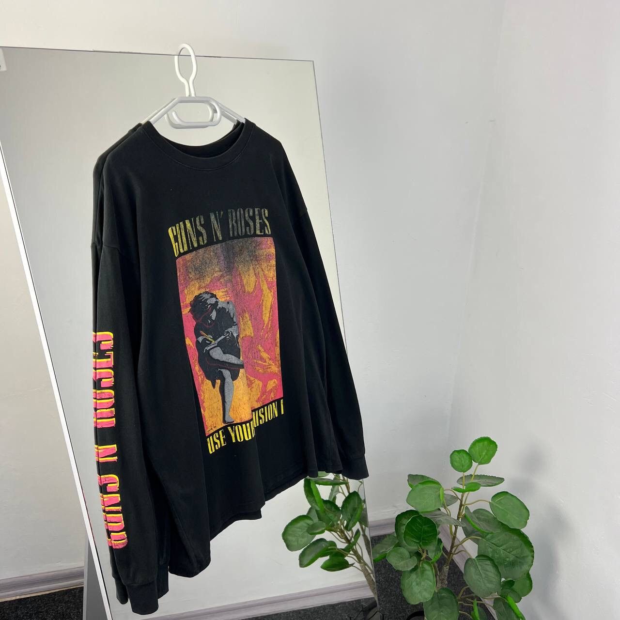 GUNS N' ROSES Use Your 2024 Illusion size L/XL vintage long sleeve tshirt 1991