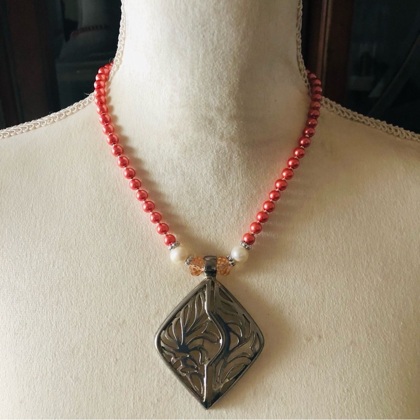 Handmade Handcrafted repurpose large filigree pendant Pearl necklace Size ONE SIZE - 3 Thumbnail