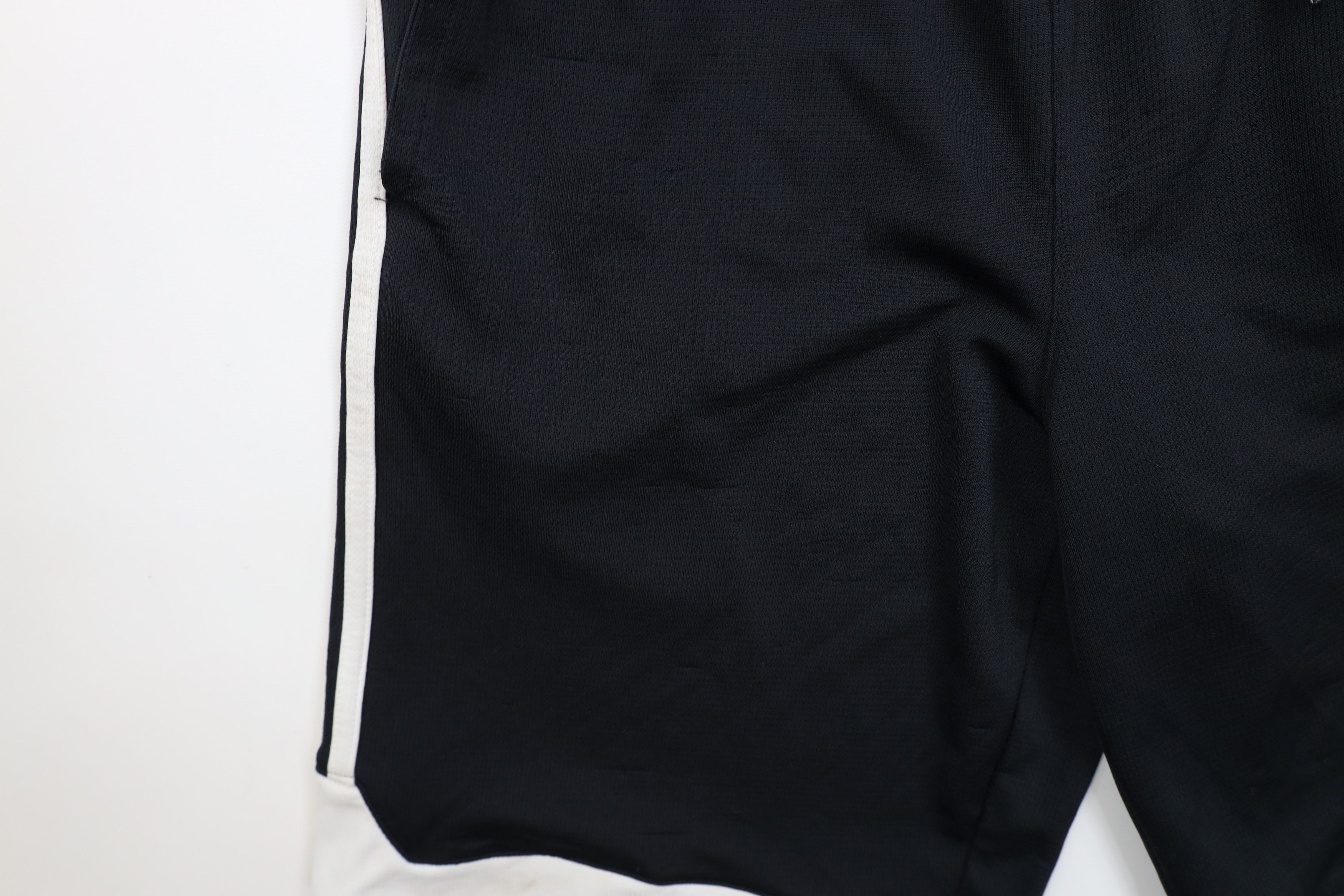 Adidas Vintage Adidas Spell Out Running Jogging Soccer Shorts Size US 32 / EU 48 - 7 Thumbnail