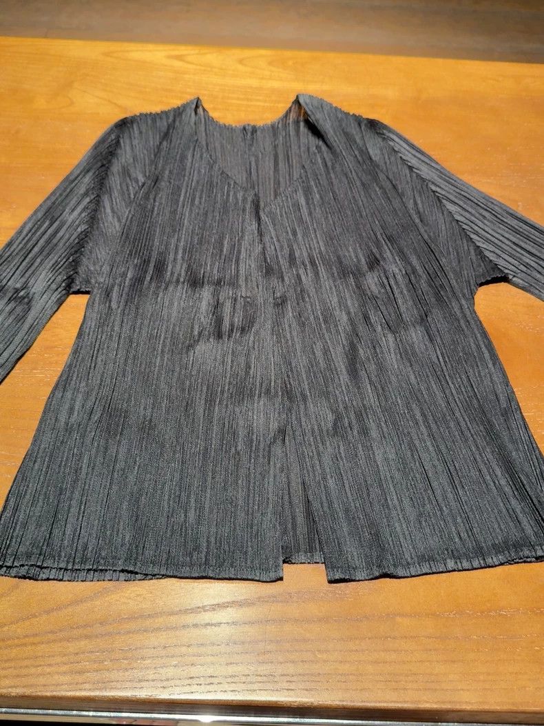 Issey Miyake Issey Miyake Black pleated coat Size L / US 10 / IT 46 - 2 Thumbnail