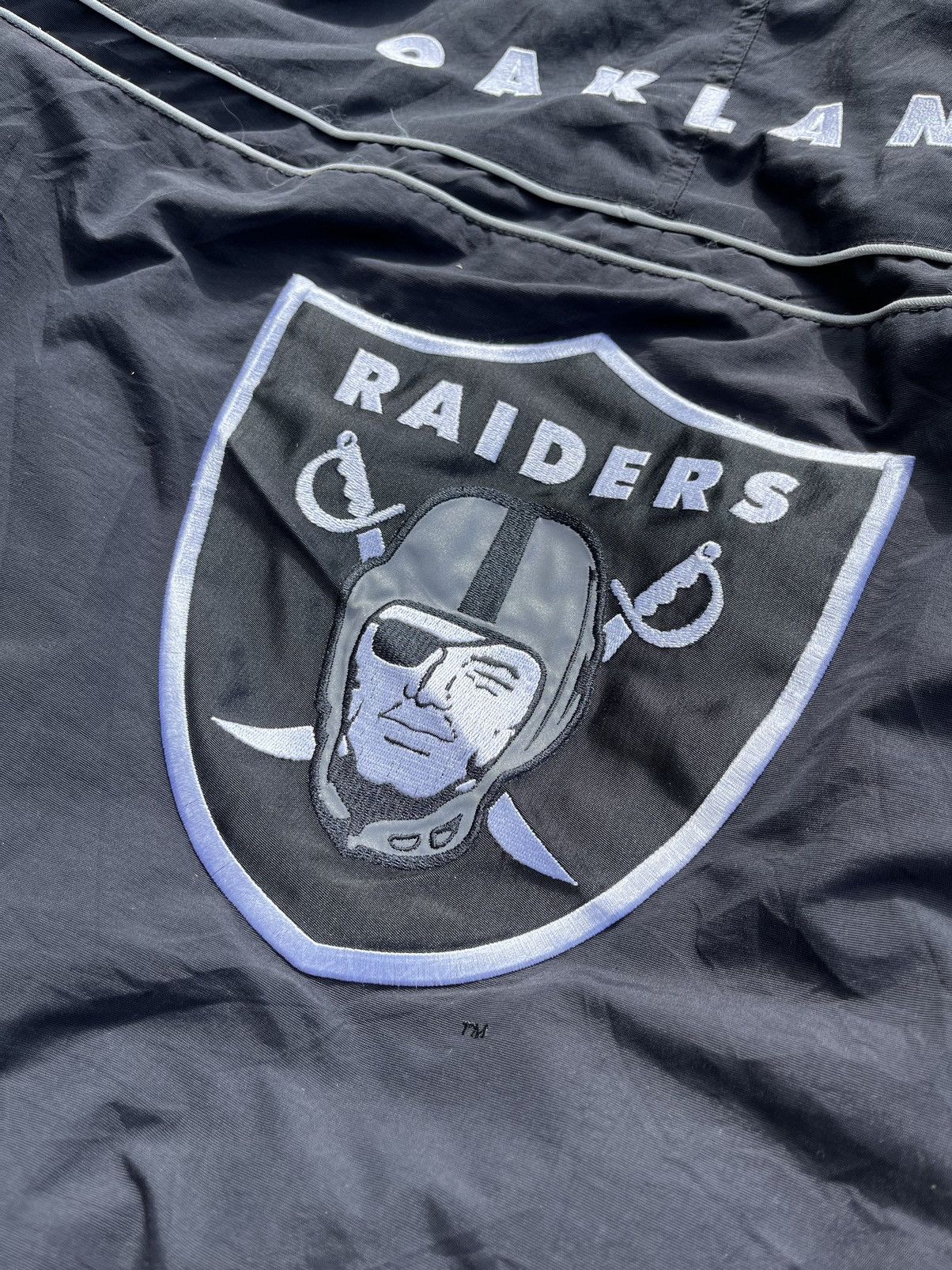 Nike Vintage Nike Team Raiders NFL Pro Line Puffer Jacket Size US XL / EU 56 / 4 - 11 Thumbnail