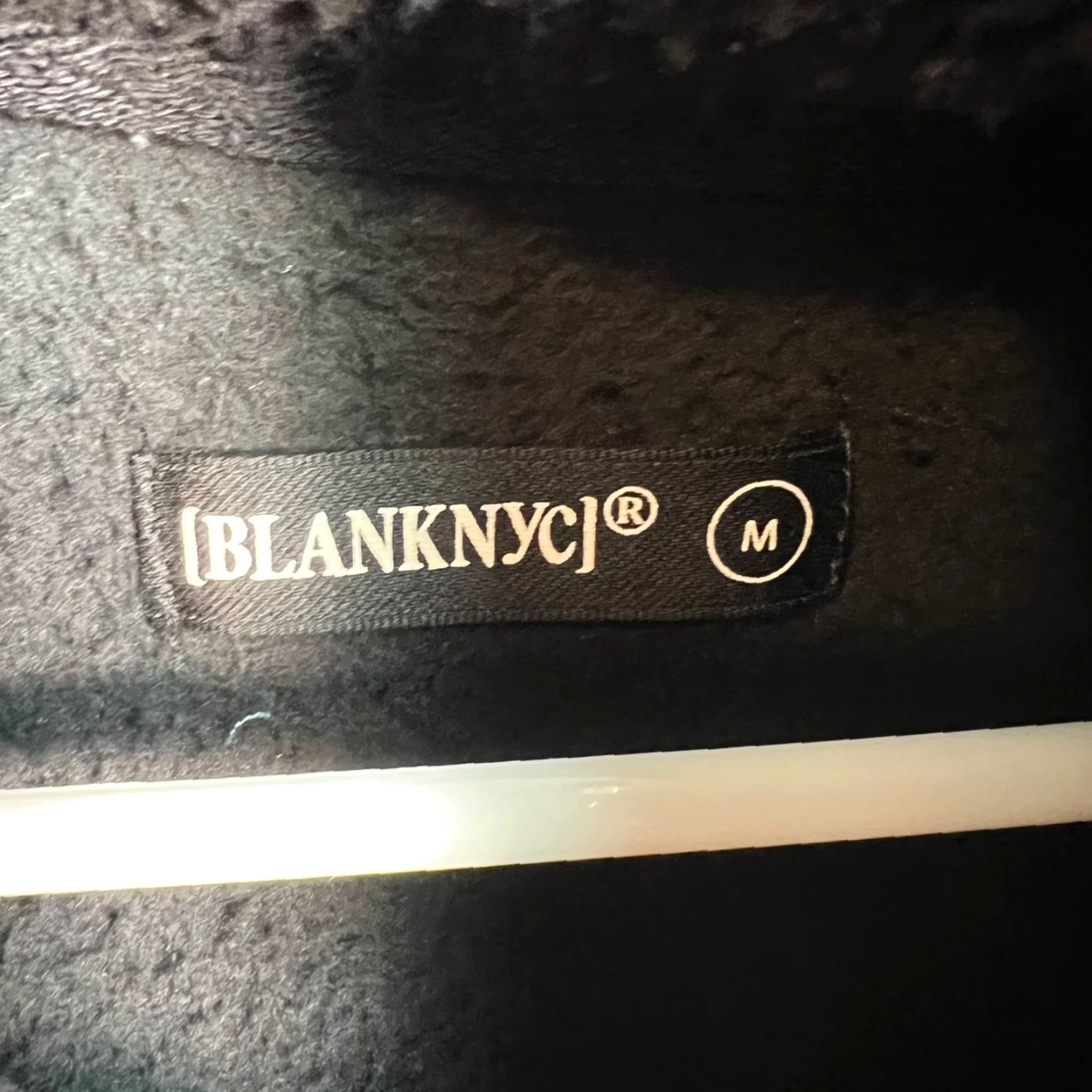 Vintage BLANKNYC Black Sherpa Fleece Hoodie Medium Womens Pullover Clothing Sweatshirt 100% Polyester Hooded Winter Fall Spring Activewear Adults Women Size M / US 6-8 / IT 42-44 - 3 Thumbnail