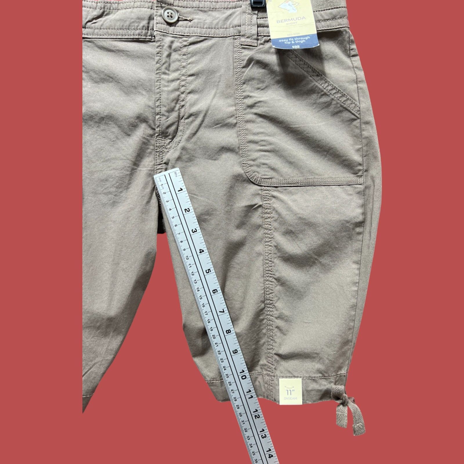 Other St. John's Bay - Women's Mid-Rise Cargo Bermuda Short - Brow Size 34" / US 12 / IT 48 - 8 Thumbnail