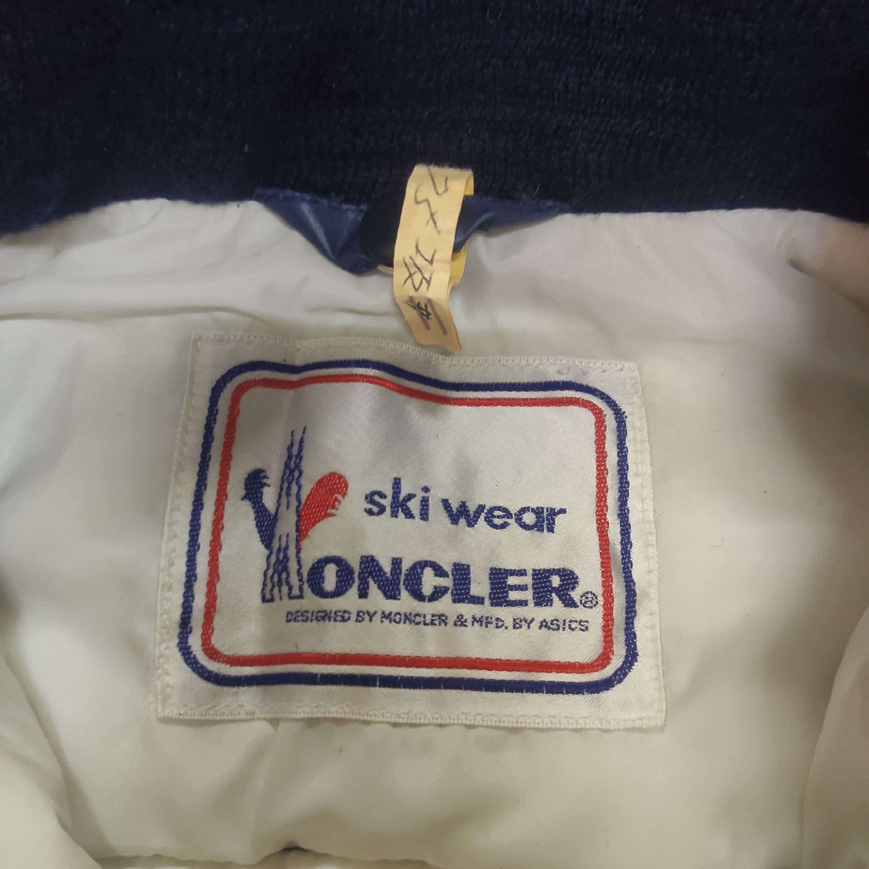Moncler Moncler vintage Size M / US 6-8 / IT 42-44 - 9 Thumbnail