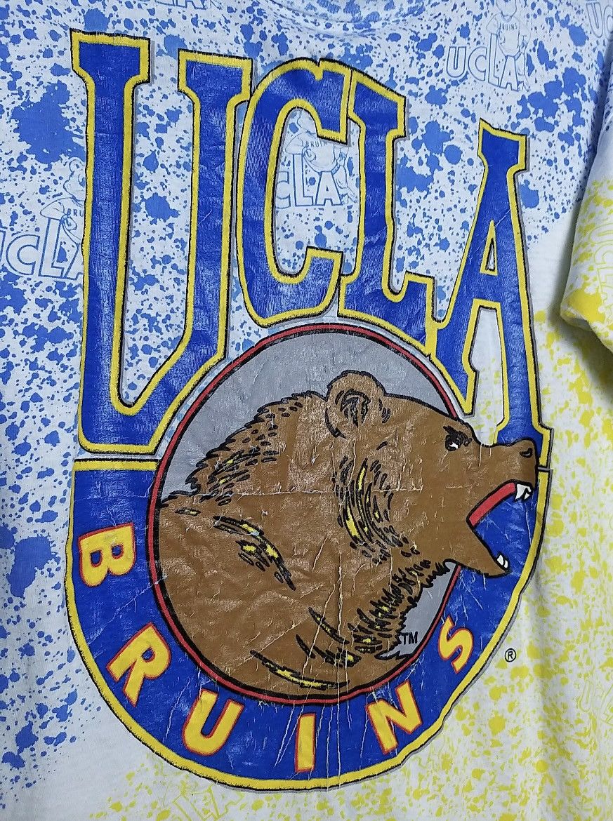 NBA RARE💥VINTAGE 80'S UCLA BRUINS NBA TEAM FULL PRINT T SHIRT Size US L / EU 52-54 / 3 - 11 Thumbnail
