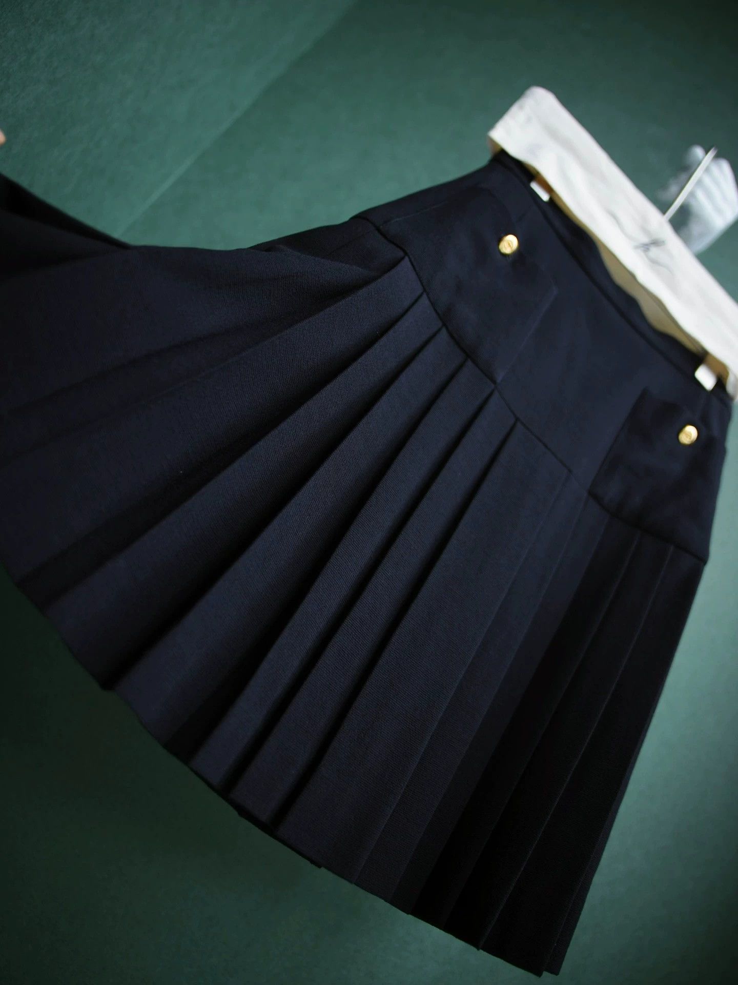 Chanel Chanel Vintage Black Gold Pleats Skirt CC Buttons Size 27" / US 4 / IT 40 - 2 Thumbnail