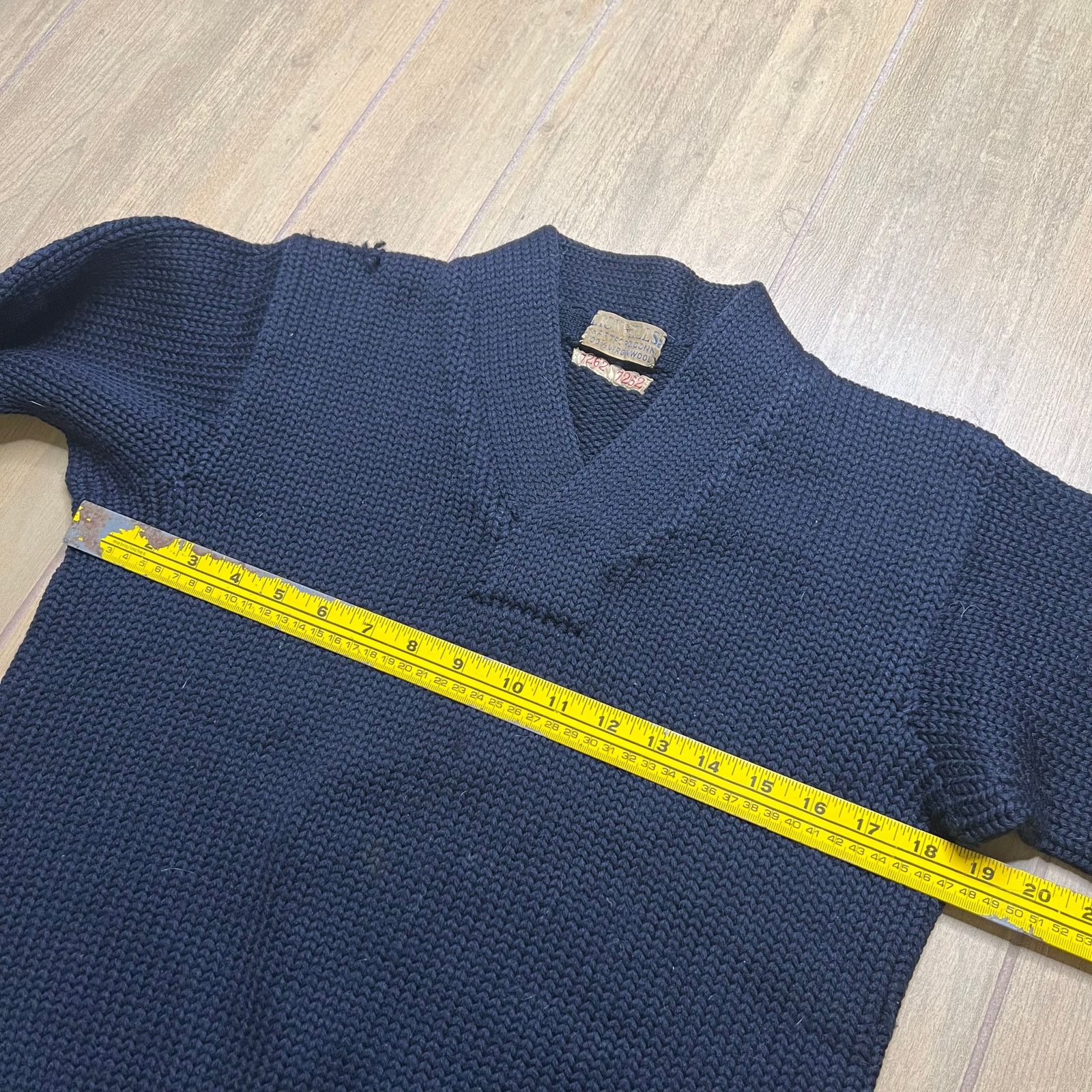 Vintage Vintage Lion Mills 1940s wool sweater Sz S/M made Hartford Size US M / EU 48-50 / 2 - 7 Thumbnail