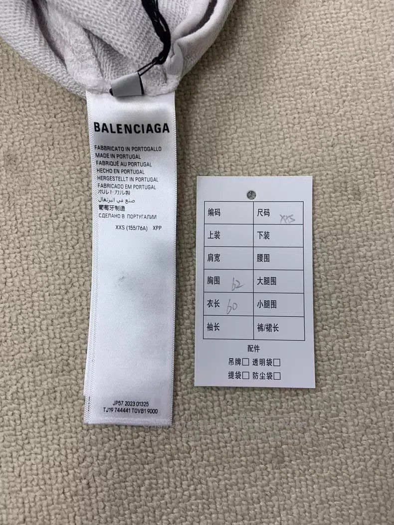 Balenciaga Balenciaga Ripped Letter Print Hooded Sweatshirt Size US XS / EU 42 / 0 - 4 Thumbnail