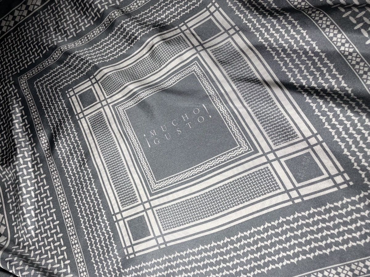 Vintage Mucho Gusto grey geometric silk scarf Size ONE SIZE - 6 Thumbnail
