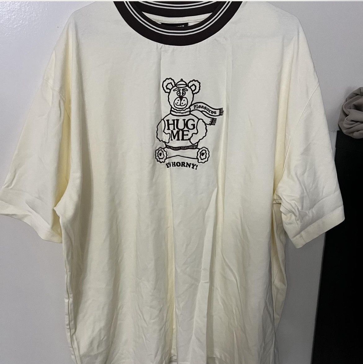 Pleasures Pleasures Hug Me Tee sz XL Size US L / EU 52-54 / 3 - 3 Thumbnail