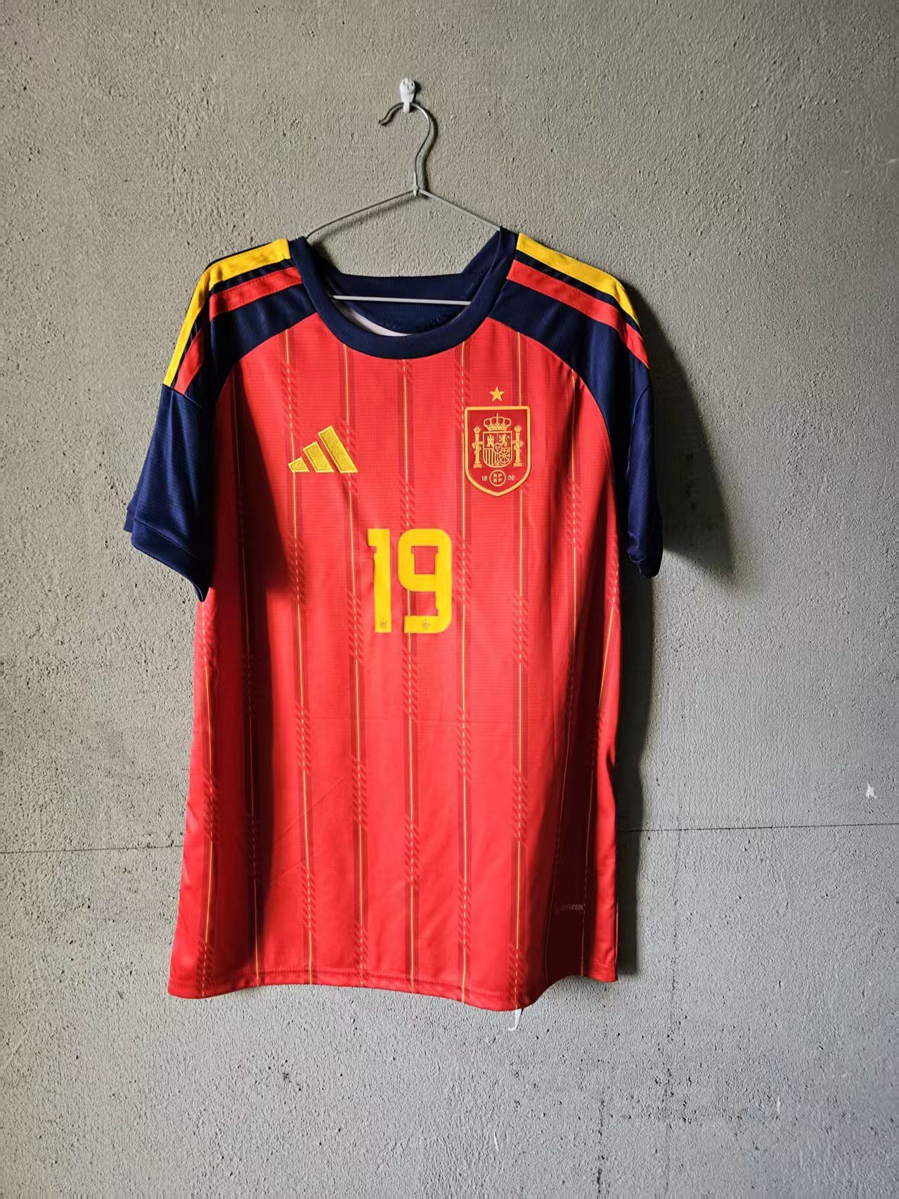 Other 2026 Spain #19 Lamine Yamal Jersey Size US S / EU 44-46 / 1 - 2 Thumbnail
