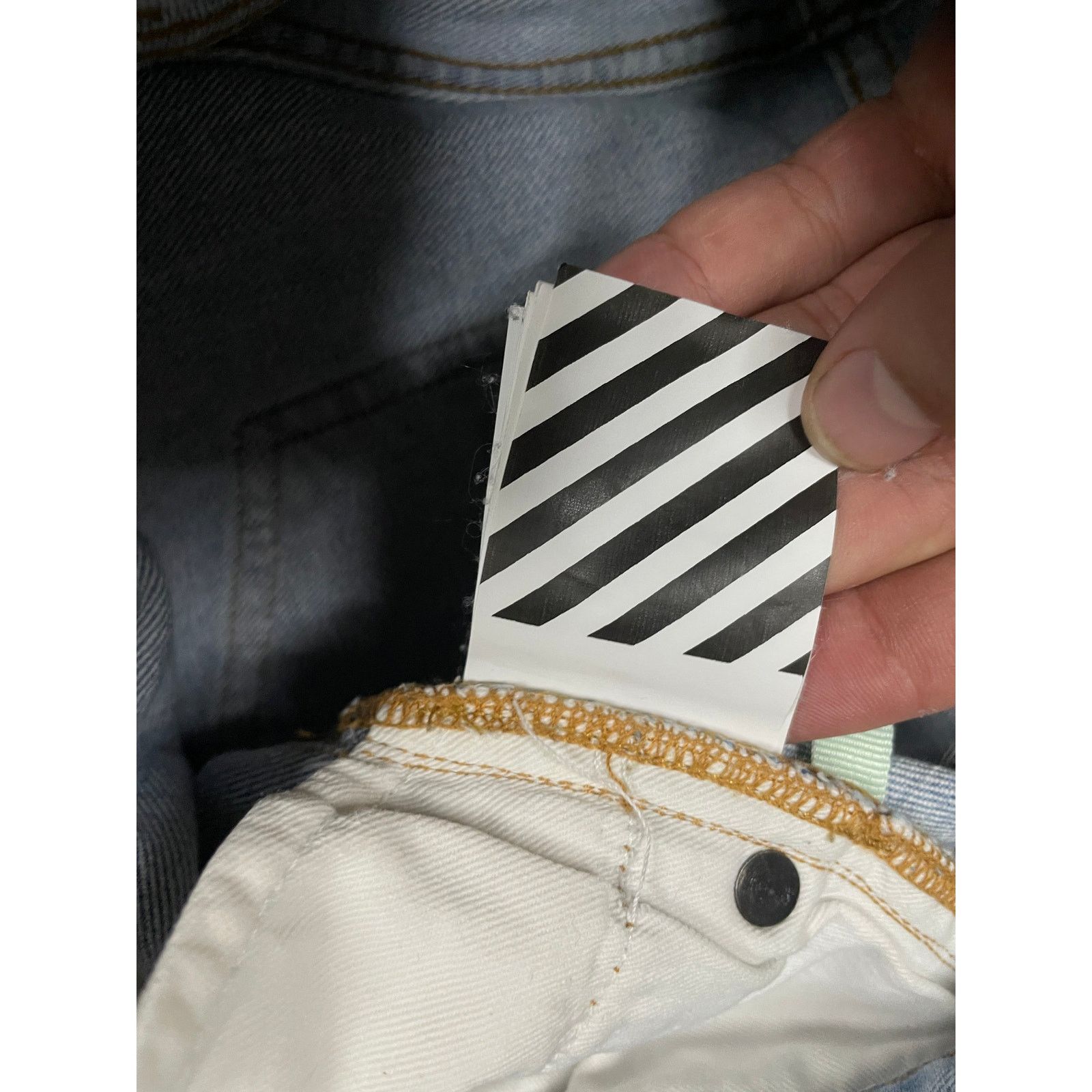 Off-White Off-White Jeans Light Wash Baby Blue 26 Used Size US 26 / EU 42 - 3 Thumbnail