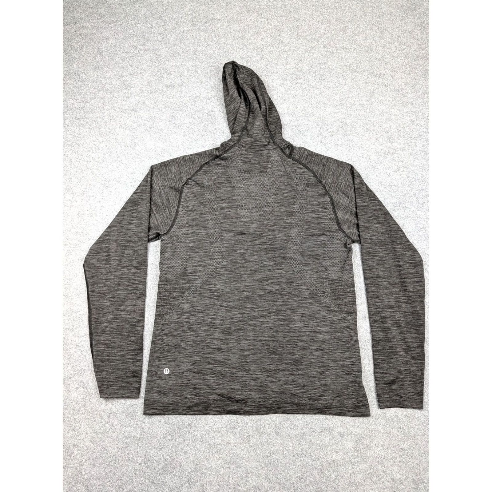 Lululemon Lululemon Hoodie Mens MT Gray 1/4 Zip Lightweight Knit Pullover Athletic Running Shirt/Top Size US M / EU 48-50 / 2 - 5 Thumbnail
