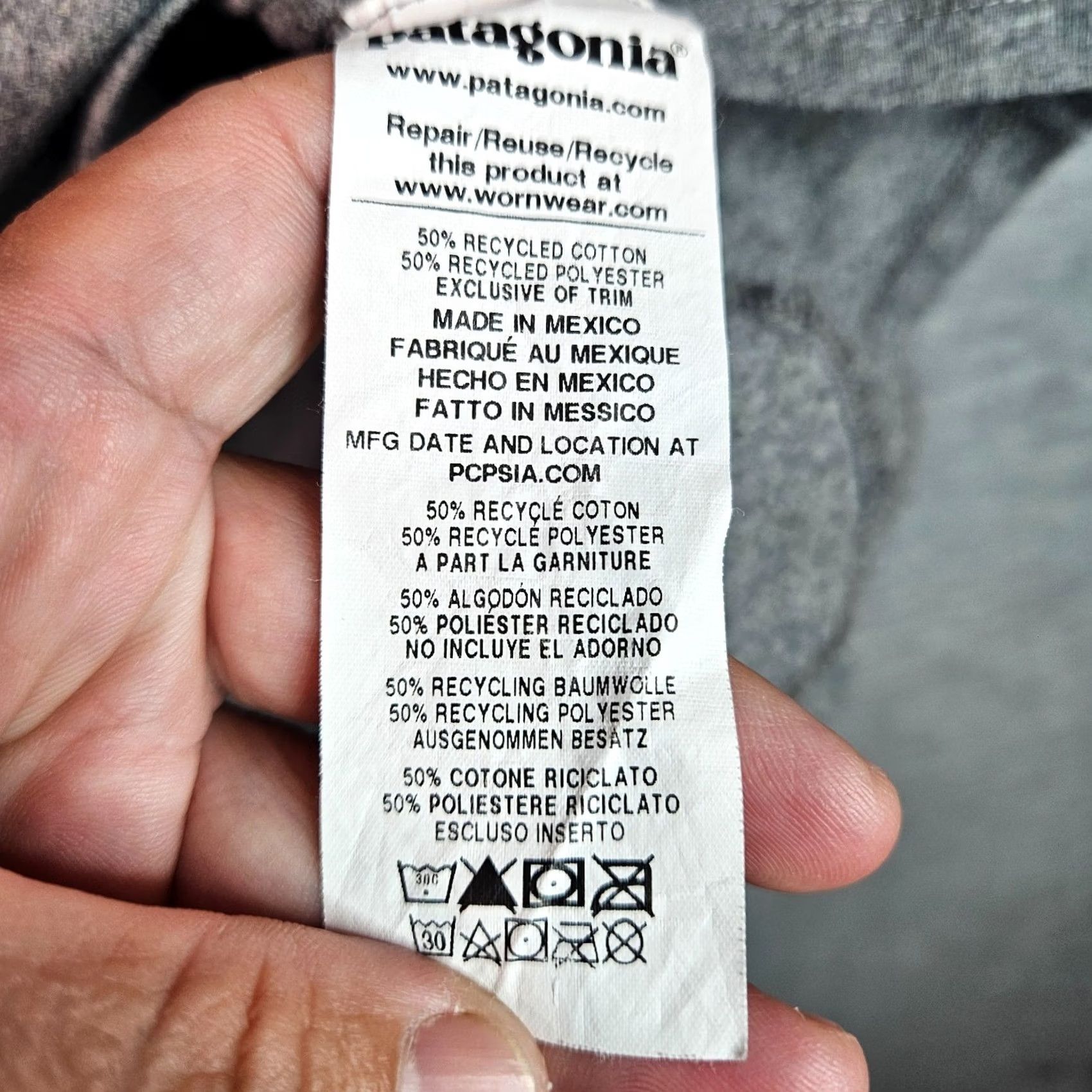 Patagonia Patagonia T-Shirt Regular Fit Unisex Adult Graphic Crew Neck Long Sleeve Tee S Gray Cotton Logo - Mens Size US S / EU 44-46 / 1 - 7 Thumbnail