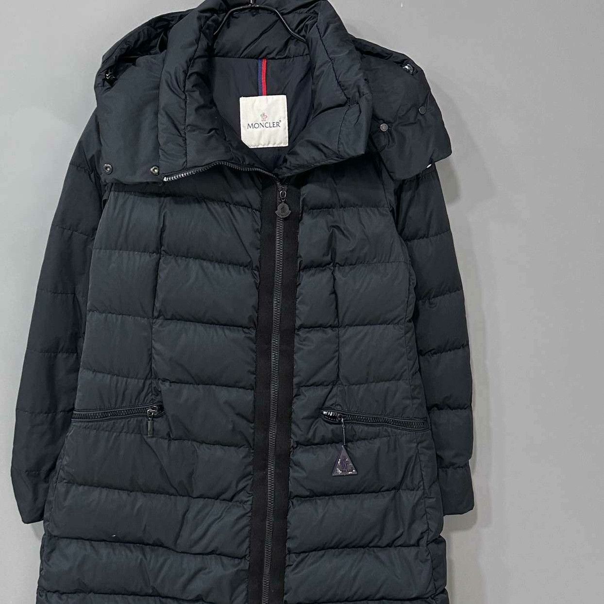 Moncler Moncler Down Long Black Down Jacket M Women Size M / US 6-8 / IT 42-44 - 1 Thumbnail