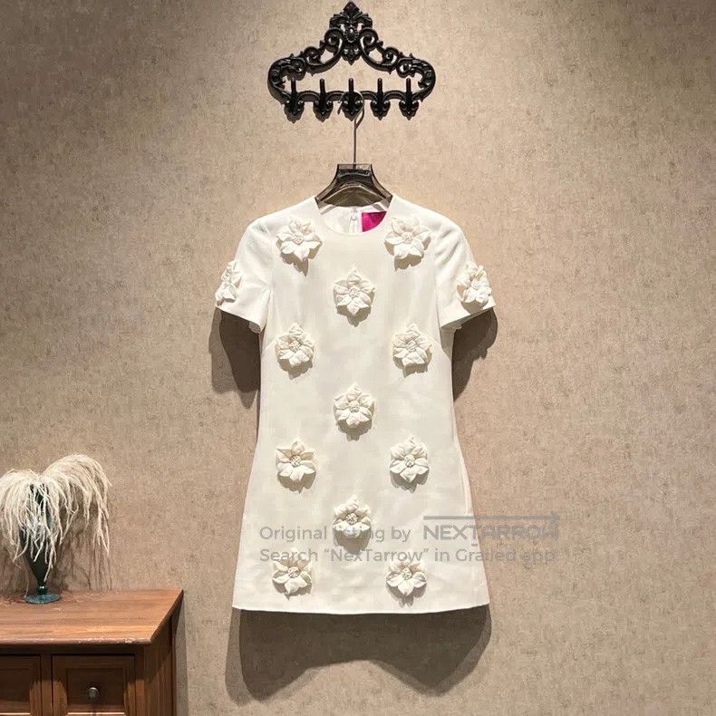 Valentino Valentino The world's wealth flower off-white heavy indust Size S / US 4 / IT 40 - 1 Thumbnail