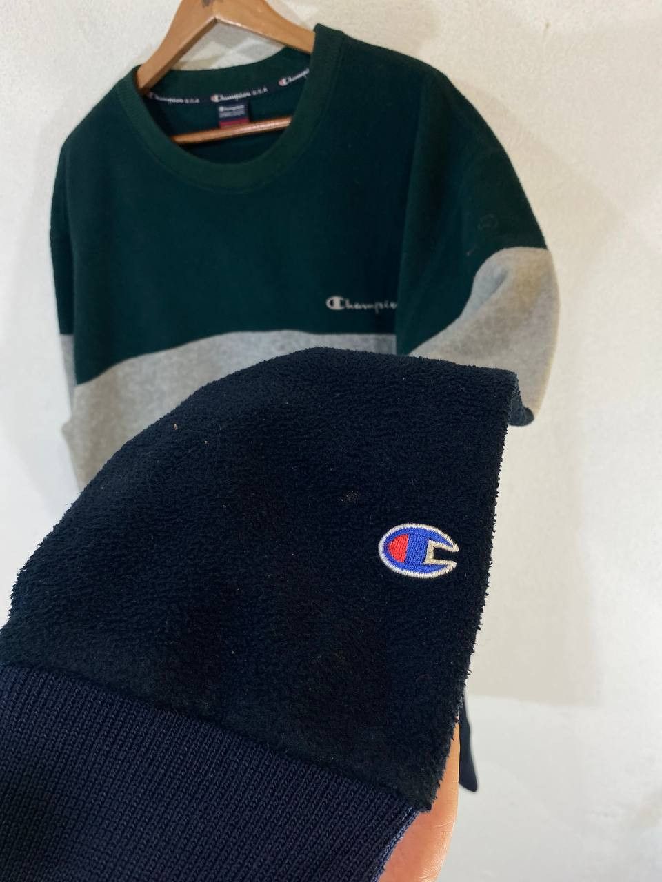 Champion vintage champion 3layer sweatshirt very nice design Size US XXL / EU 58 / 5 - 3 Thumbnail