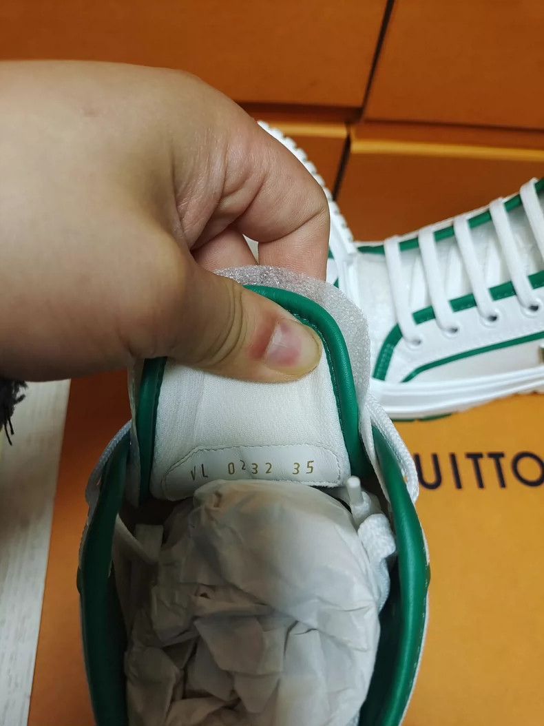 Louis Vuitton Louis Vuitton LV Women's Fashion HighTop Sneakers Size 35- Size US 5 / IT 35 - 7 Thumbnail