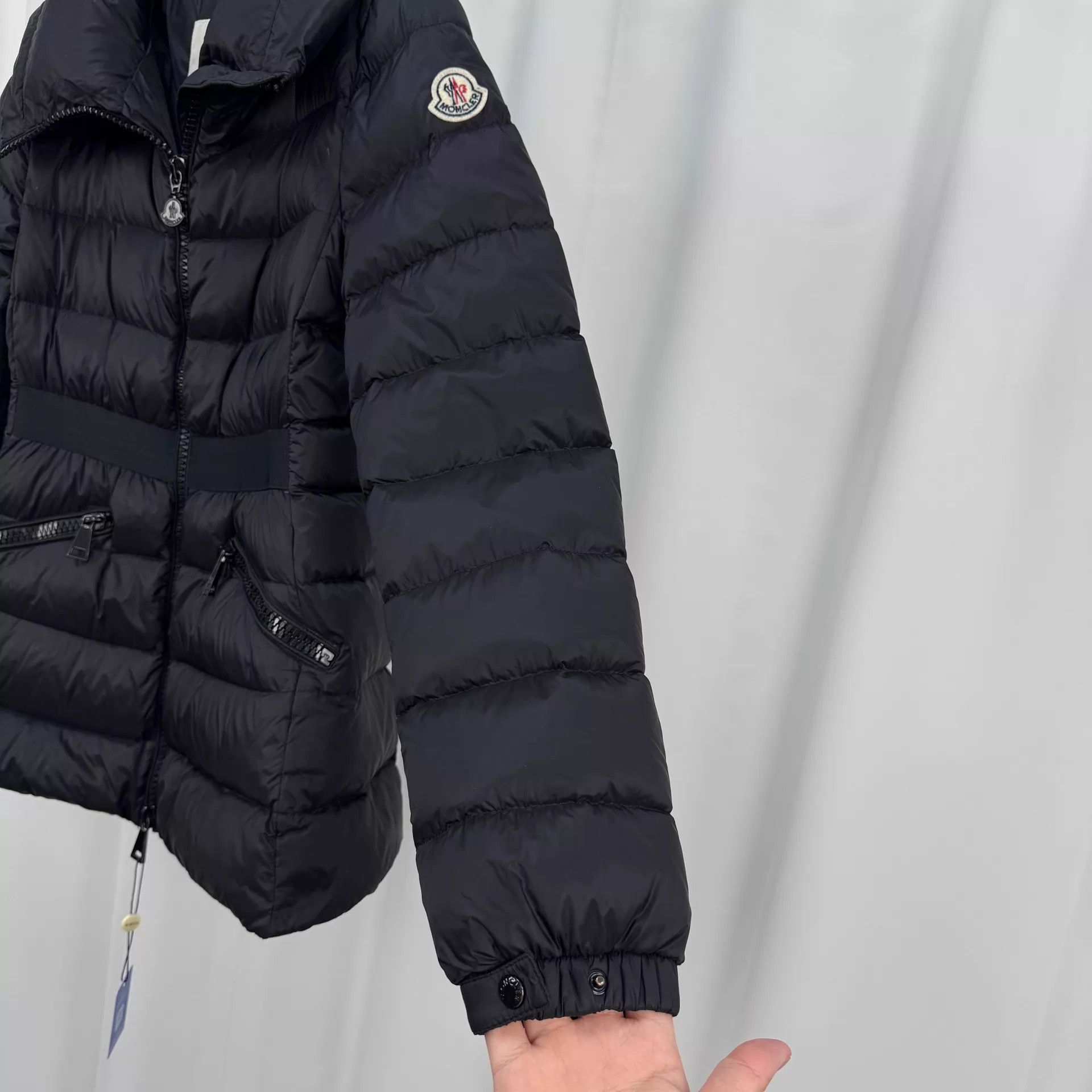 Moncler Moncler black cinched waist puffer jacket 1 98% new no logo Size S / US 4 / IT 40 - 4 Thumbnail