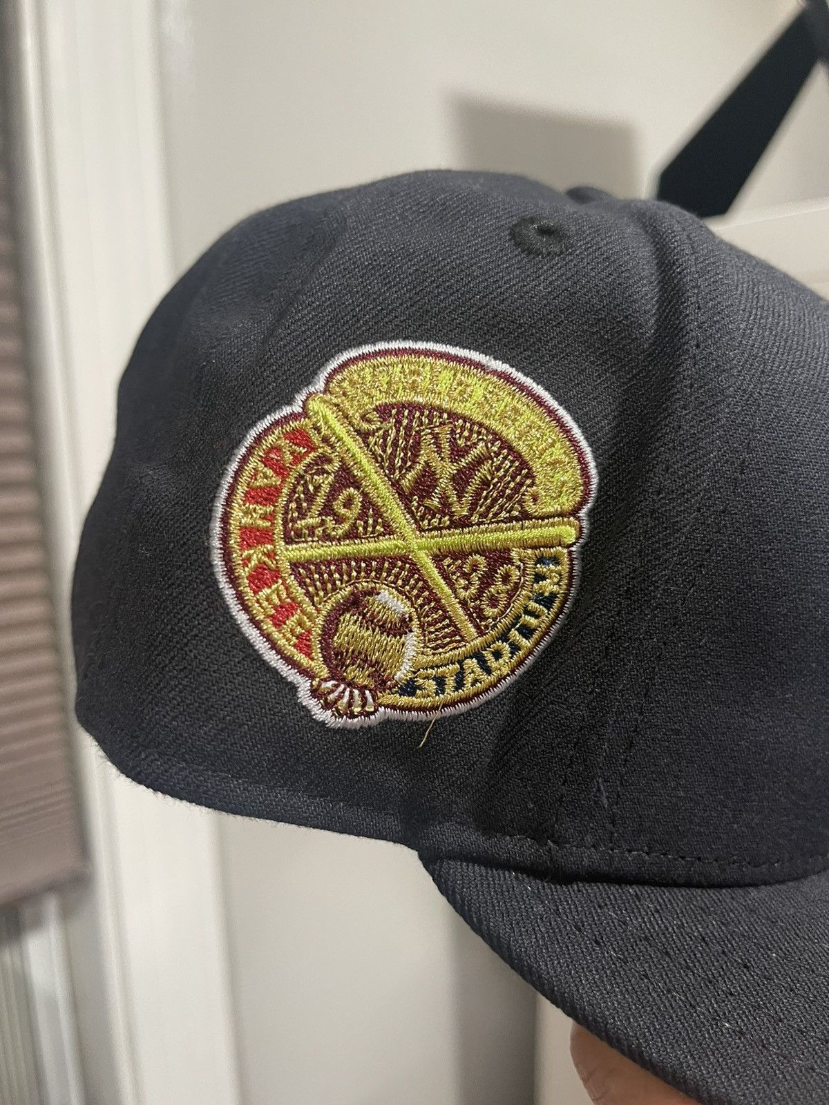 New Era Sneaker Room ‘Kiwi Collection’ NY Yankees Fitted Size 7 1/8 Size ONE SIZE - 2 Thumbnail