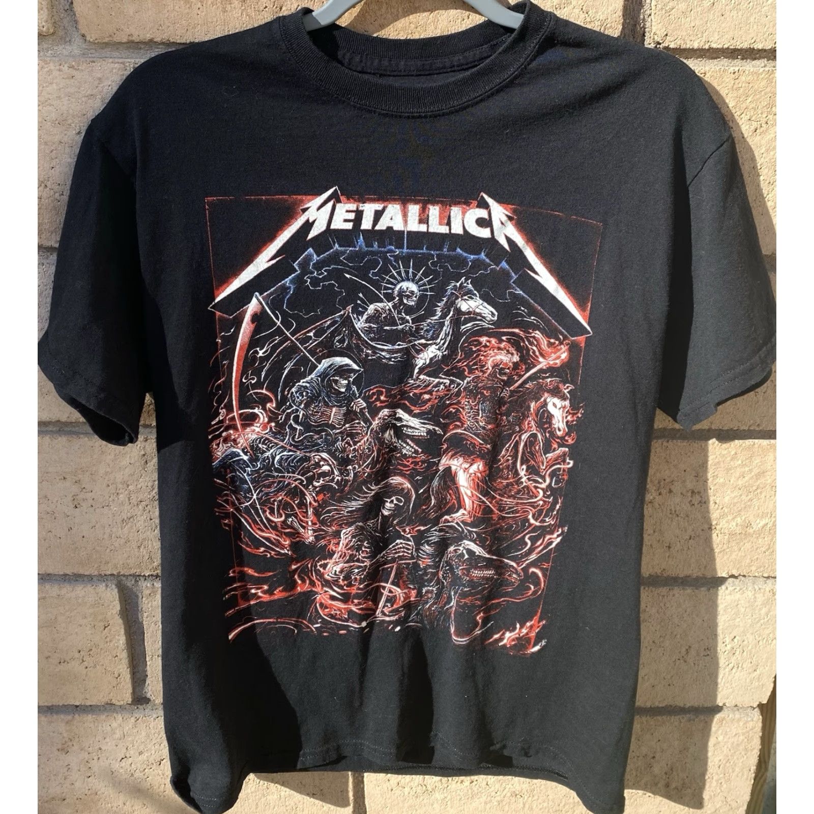 Gildan Metallica Worldwired Tour 2018 19 T Shirt Concert Band Tee Size Medium Short Sleeve Black Gildan Mens T-Shirt Graphic Print Band Tee Size US M / EU 48-50 / 2 - 4 Thumbnail