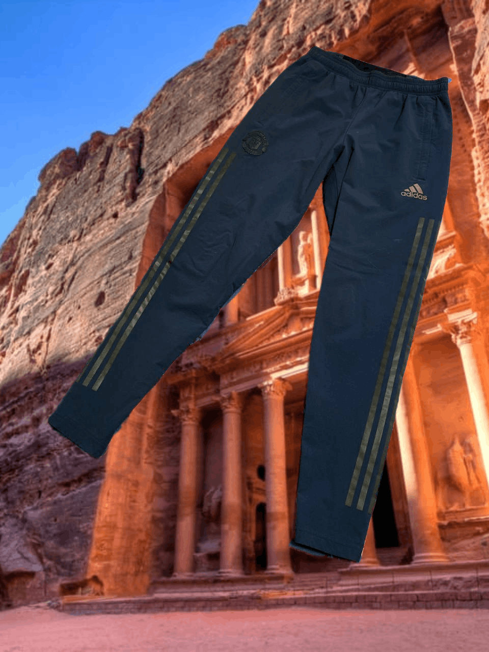 Adidas sweatpants logo Adidas Y2K sportwear Vintage Size US 28 / EU 44 - 1 Thumbnail