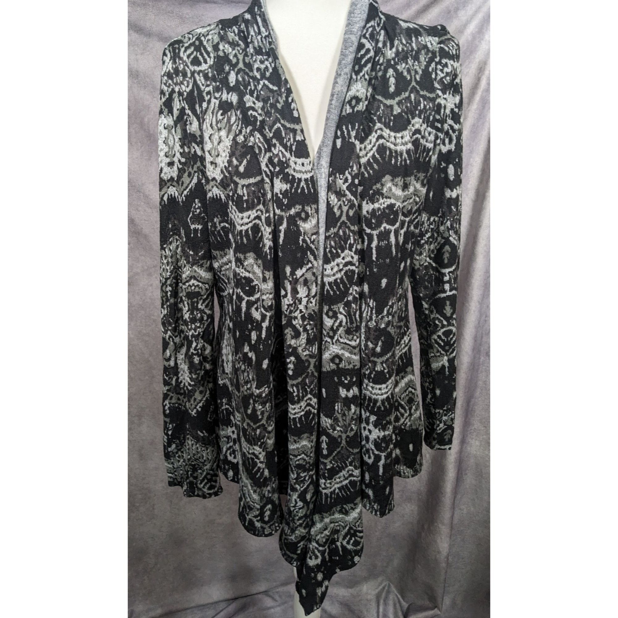 Other Dressbarn Black And Grey Abstract Print Cardigan Size L / US 10 / IT 46 - 6 Thumbnail