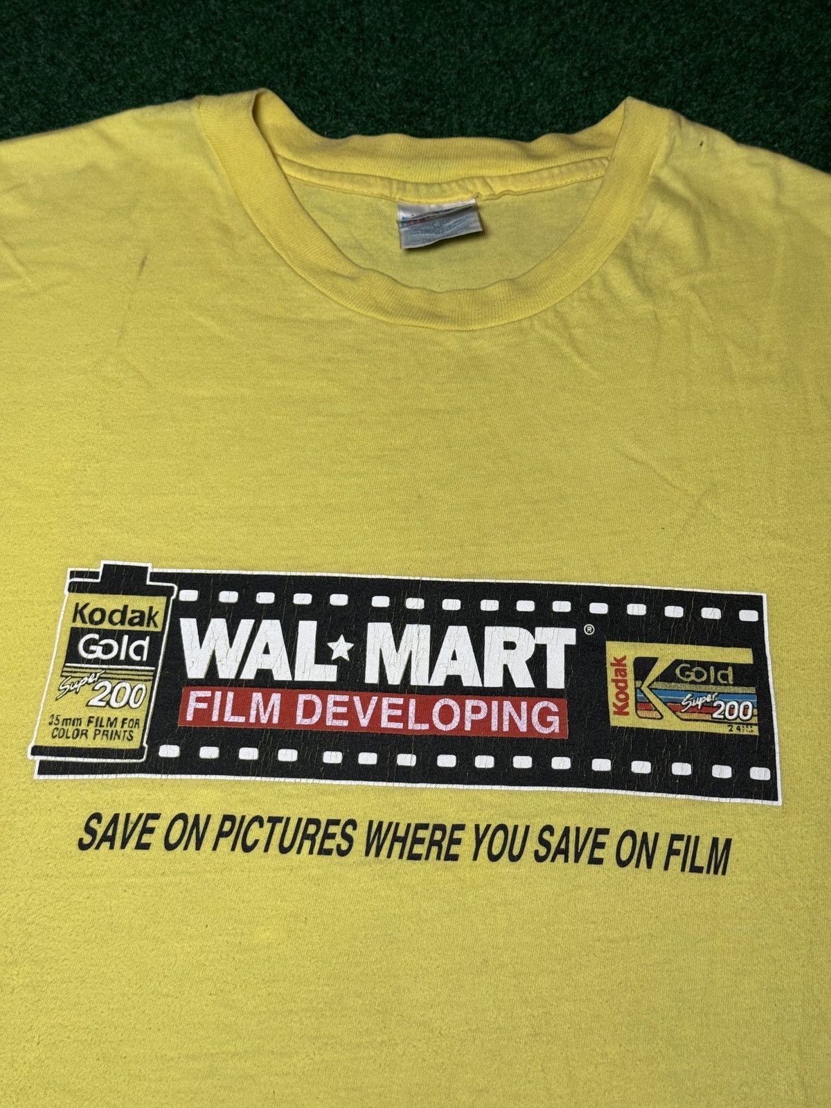 Kodak × Vintage Vintage 90s Walmart Kodak Gold Film Developing T Shirt Size US XXL / EU 58 / 5 - 2 Thumbnail