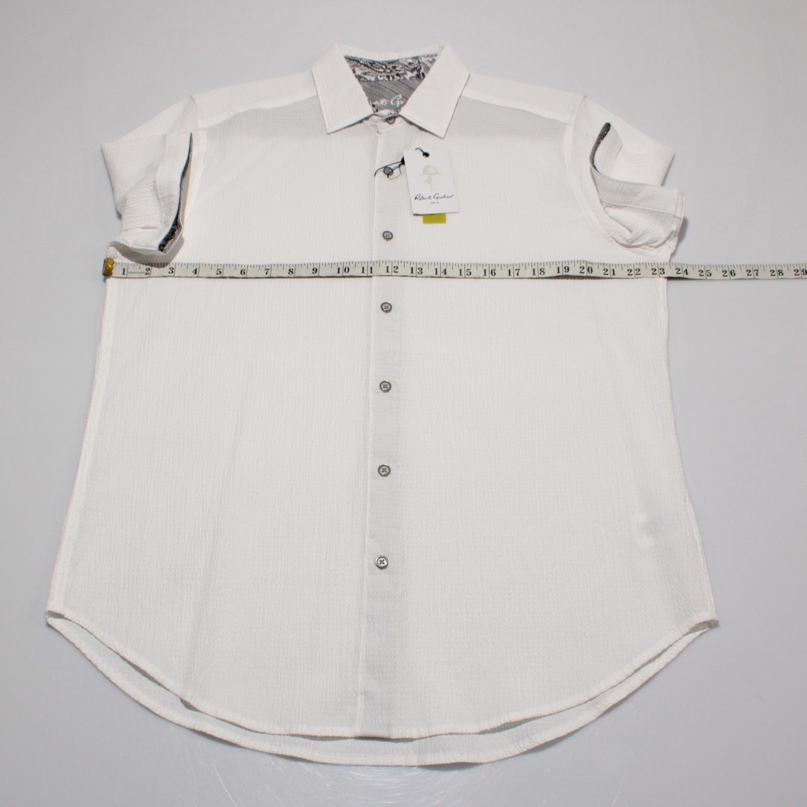 Robert Graham Robert Graham New with tags Shirt Size M US In White Size US M / EU 48-50 / 2 - 6 Thumbnail
