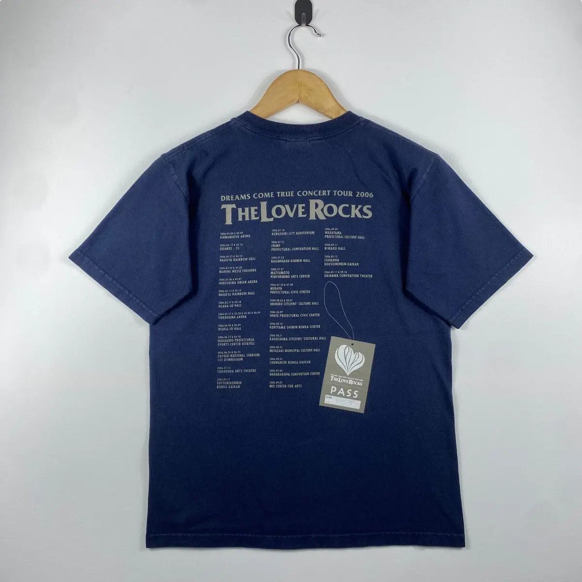 Band Tees The Love Rocks DREAM COME TRUE Concert Tour 2006 Tee Shirt Size US M / EU 48-50 / 2 - 6 Thumbnail