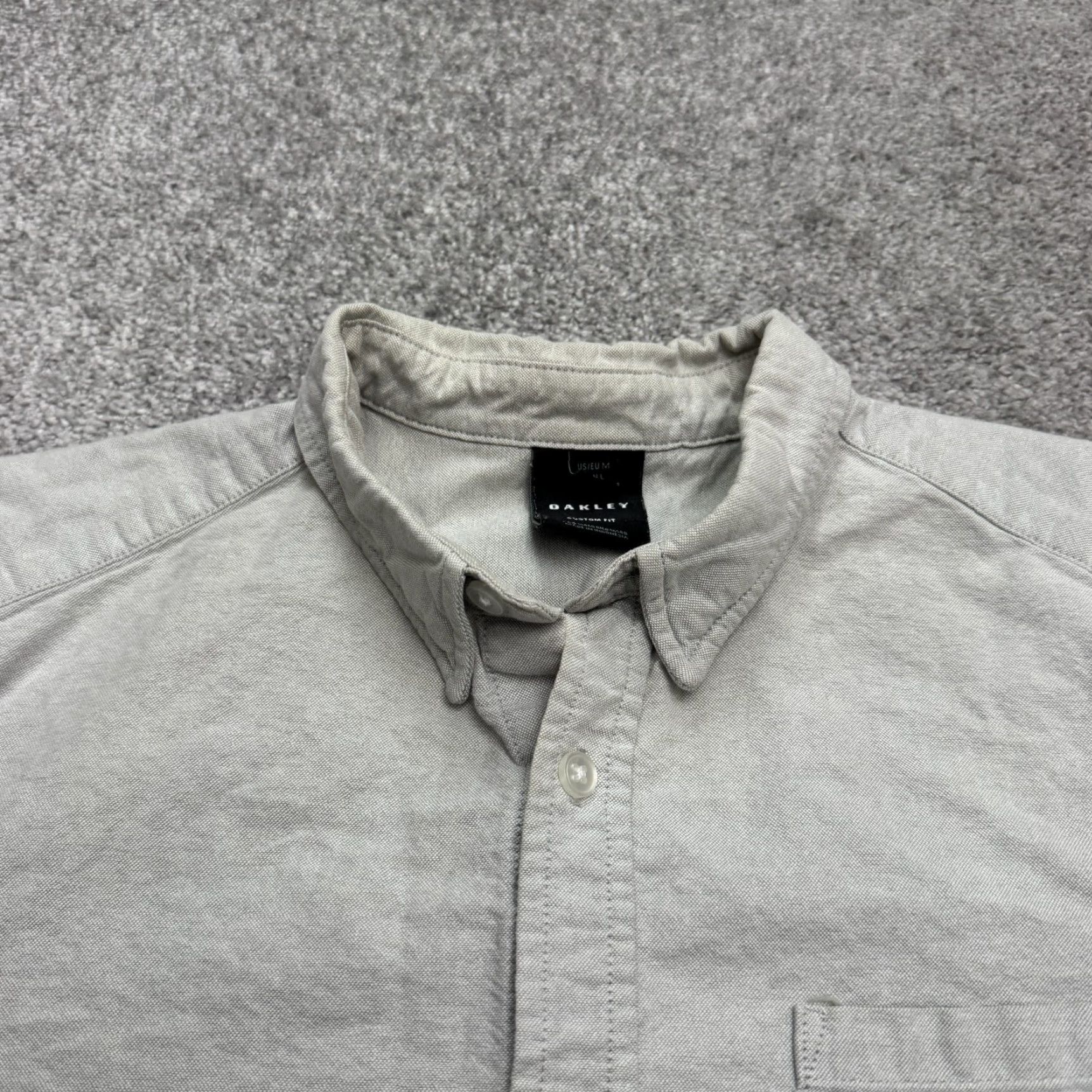 Oakley Oakley Shirt Mens M Gray Button-Down Long Sleeve Cotton Oxford Classic, Outdoor, Preppy, Lightweight, Breathable, Pockets, Regular Fit Size US M / EU 48-50 / 2 - 4 Thumbnail