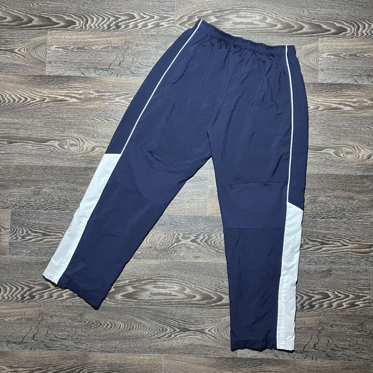 Nike Vintage NIKE Embroidered Mini Swoosh Baggy Fit Tracksuit Size US XL / EU 56 / 4 - 25 Thumbnail
