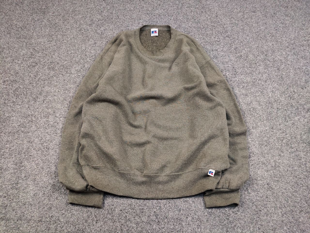 Russell Athletic Vintage 90's Russell Athletic crewneck Blank Sweatshirt Size US L / EU 52-54 / 3 - 2 Thumbnail