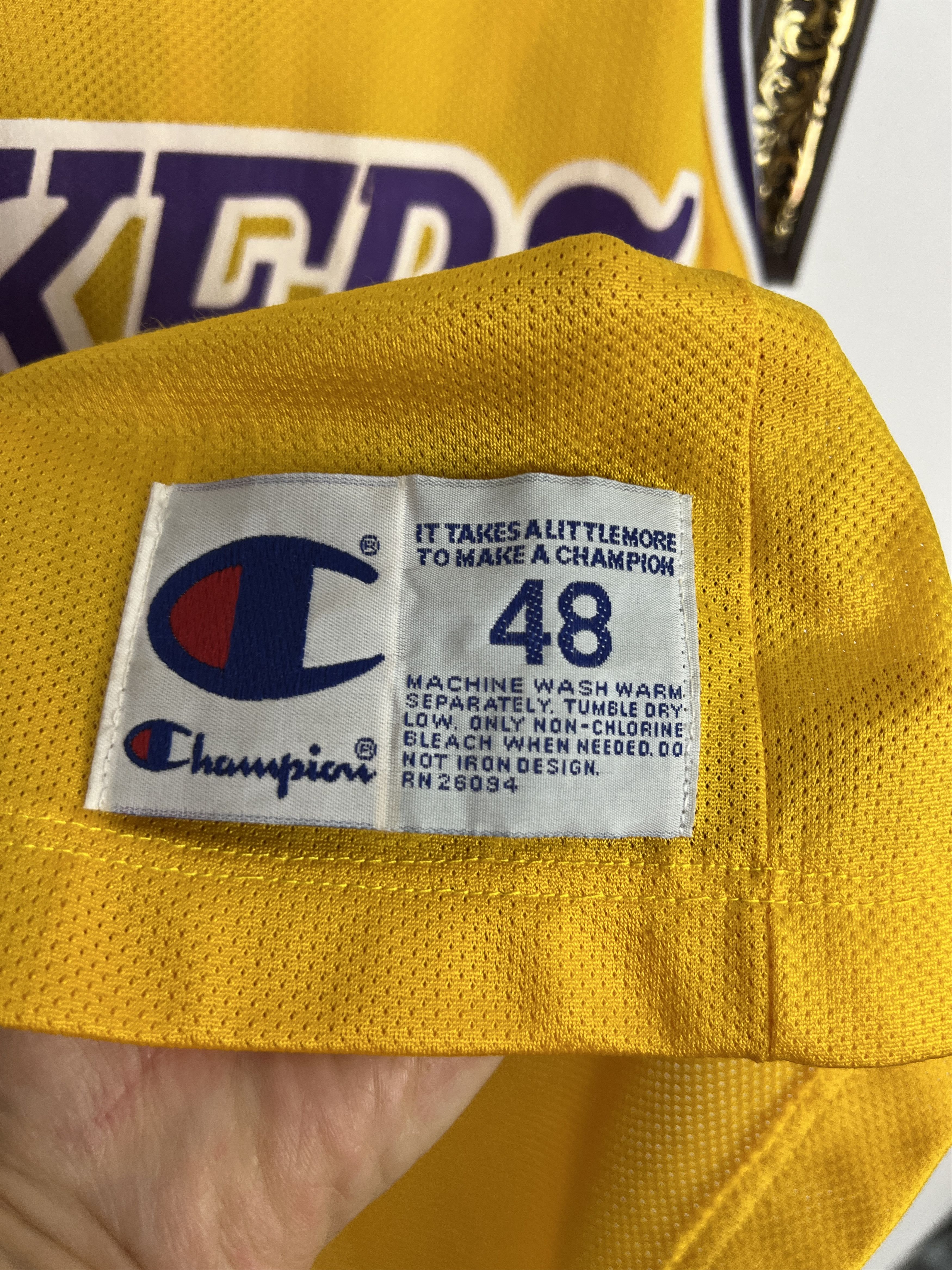 Champion Vintage 90's Los Angeles Lakers Johnson NBA Jersey Shirt Size US XL / EU 56 / 4 - 5 Thumbnail