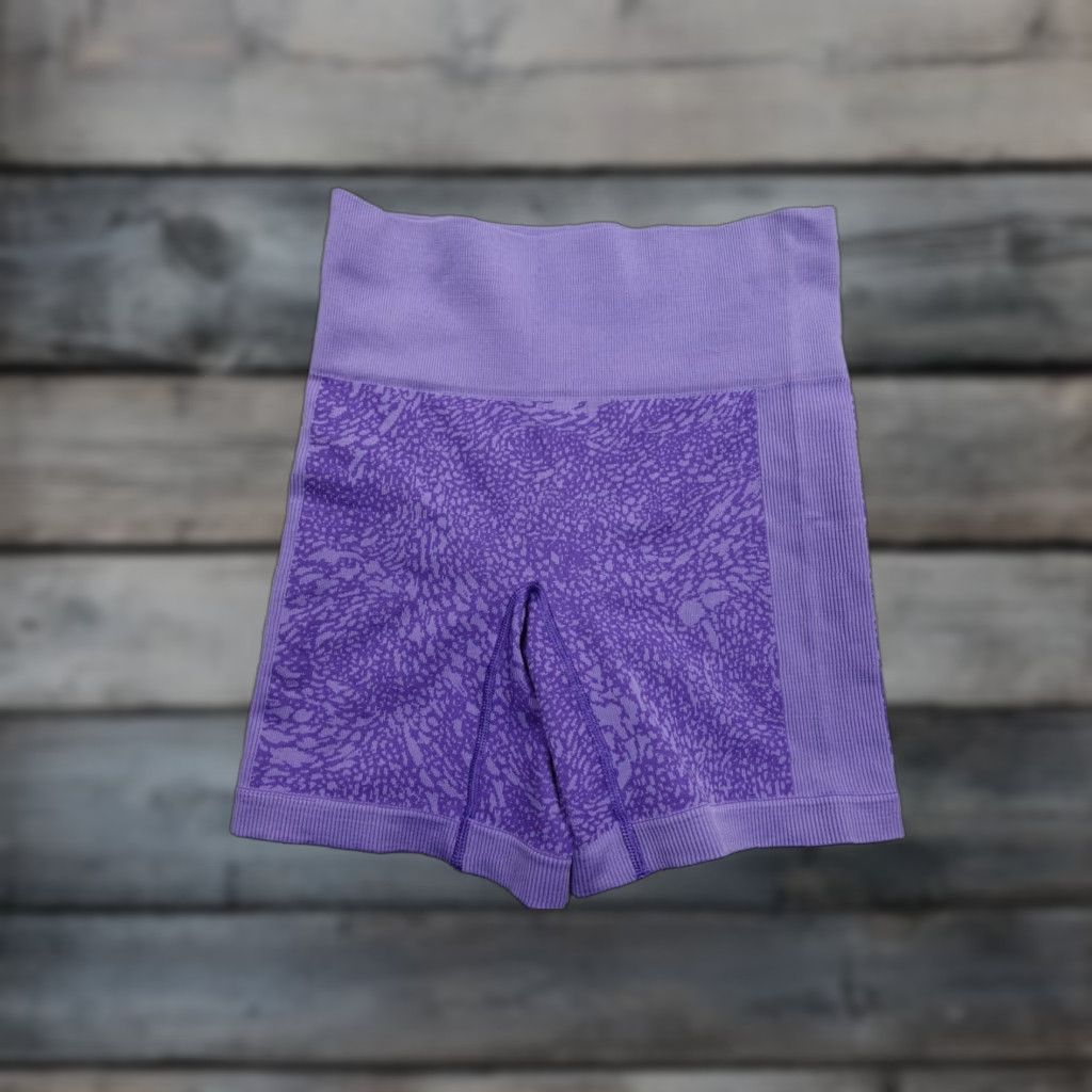 Lululemon Lululemon Biker Short Women Size 2 Purple Leopard Print Yoga Performance Size 26" / US 2 / IT 38 - 1 Thumbnail